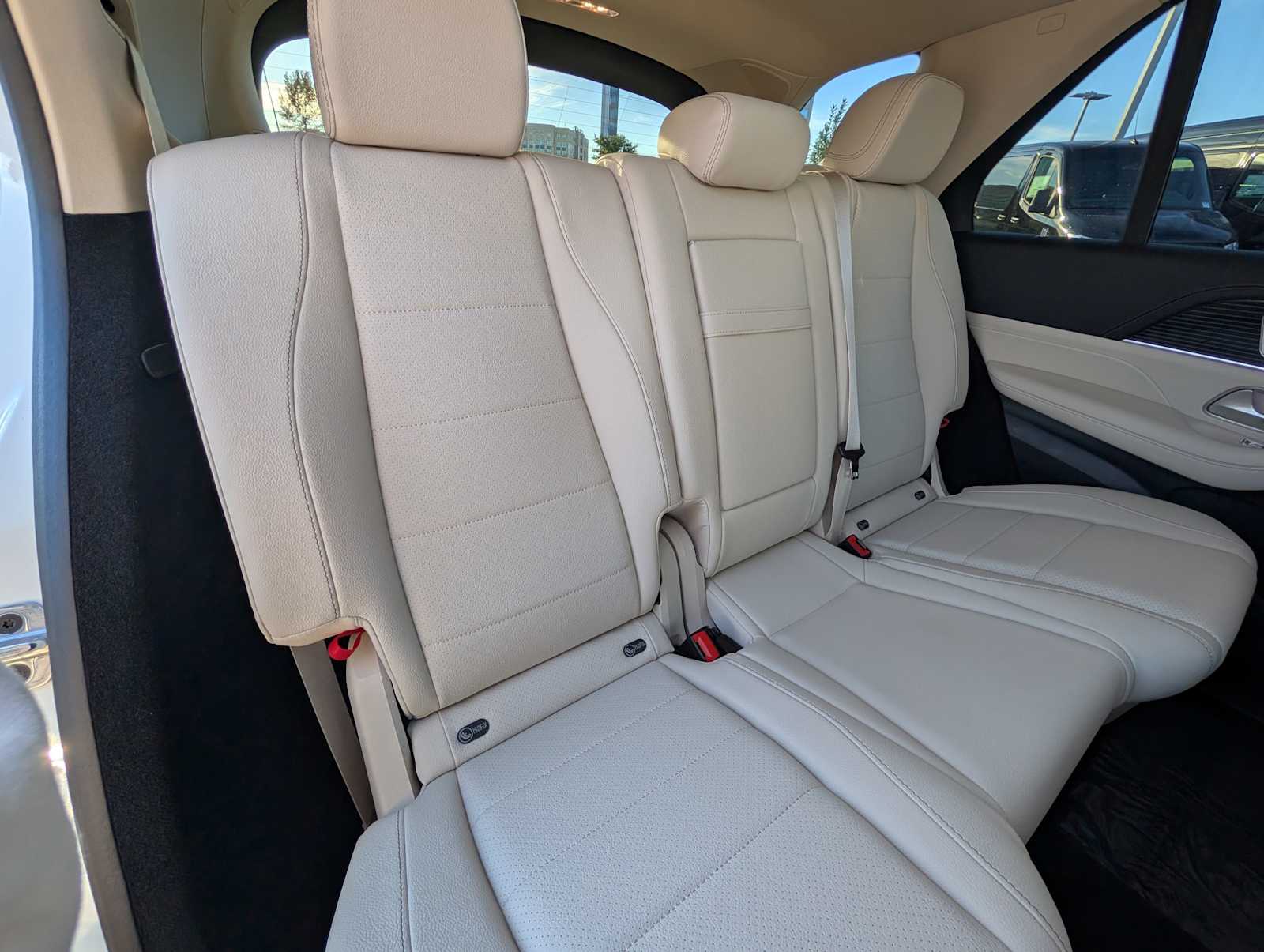 Thumbnail: 2025 Mercedes-Benz GLE - 25