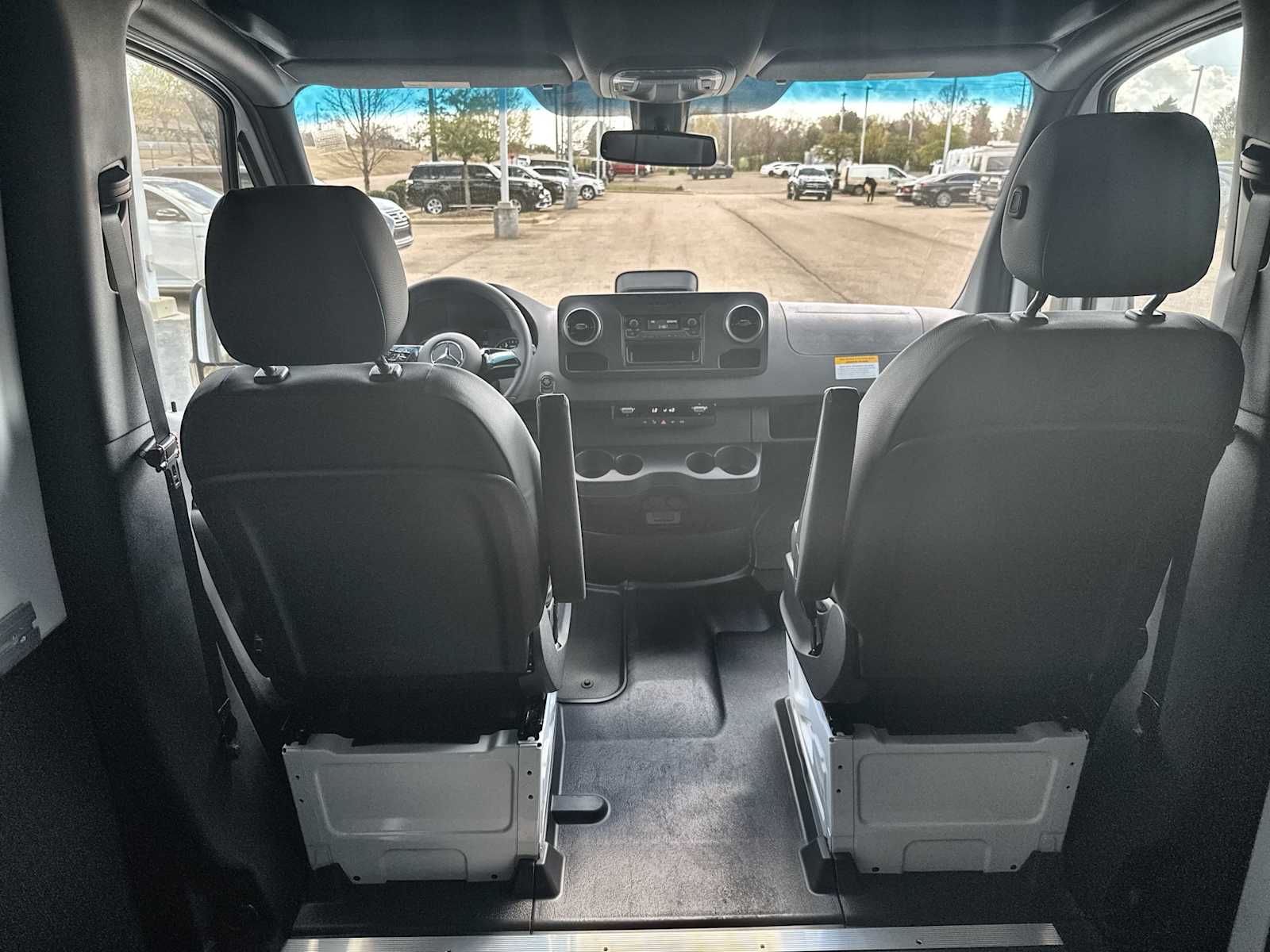 Thumbnail: 2026 Mercedes-Benz Sprinter - 18