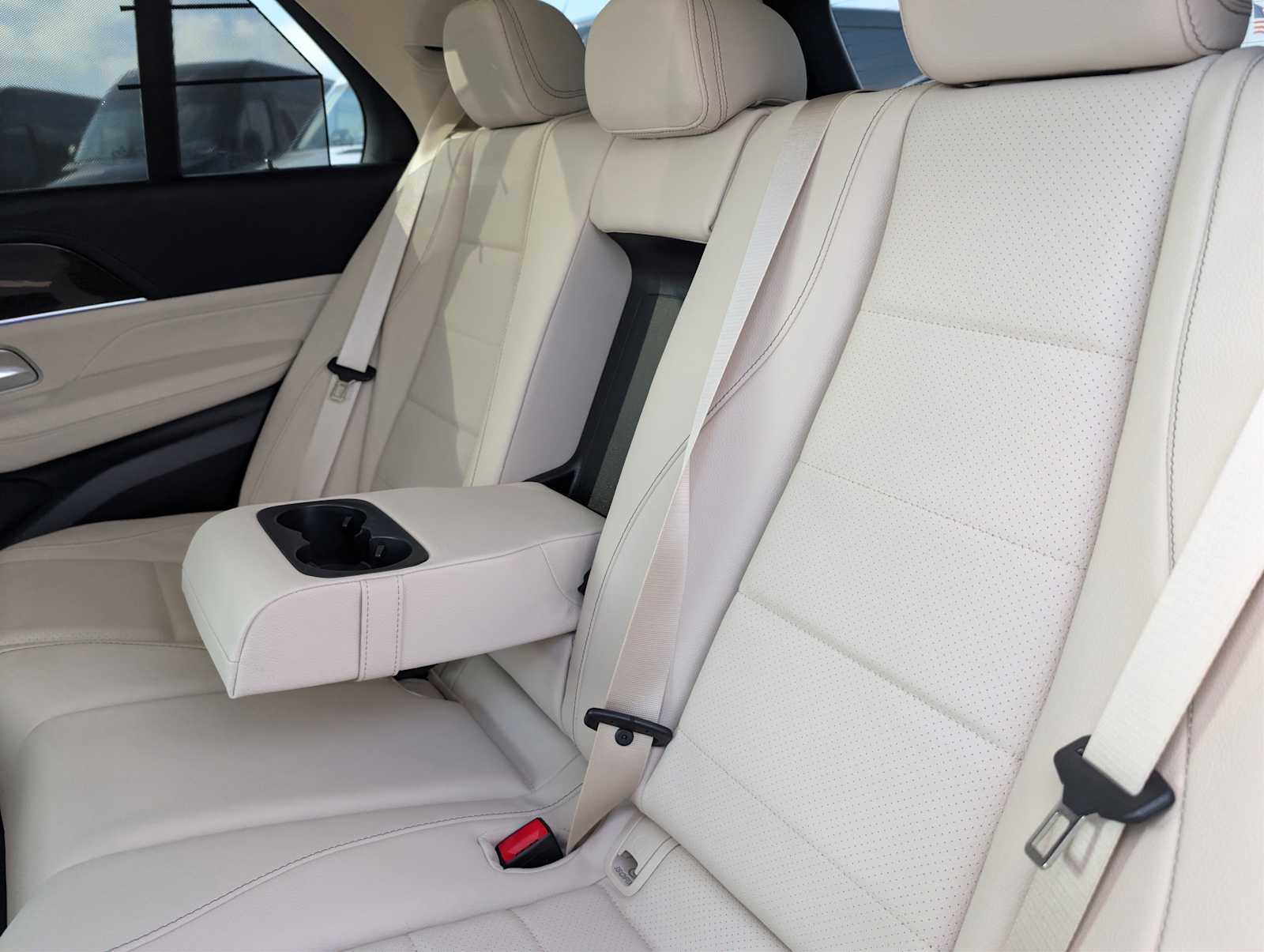 Thumbnail: 2026 Mercedes-Benz GLE - 4