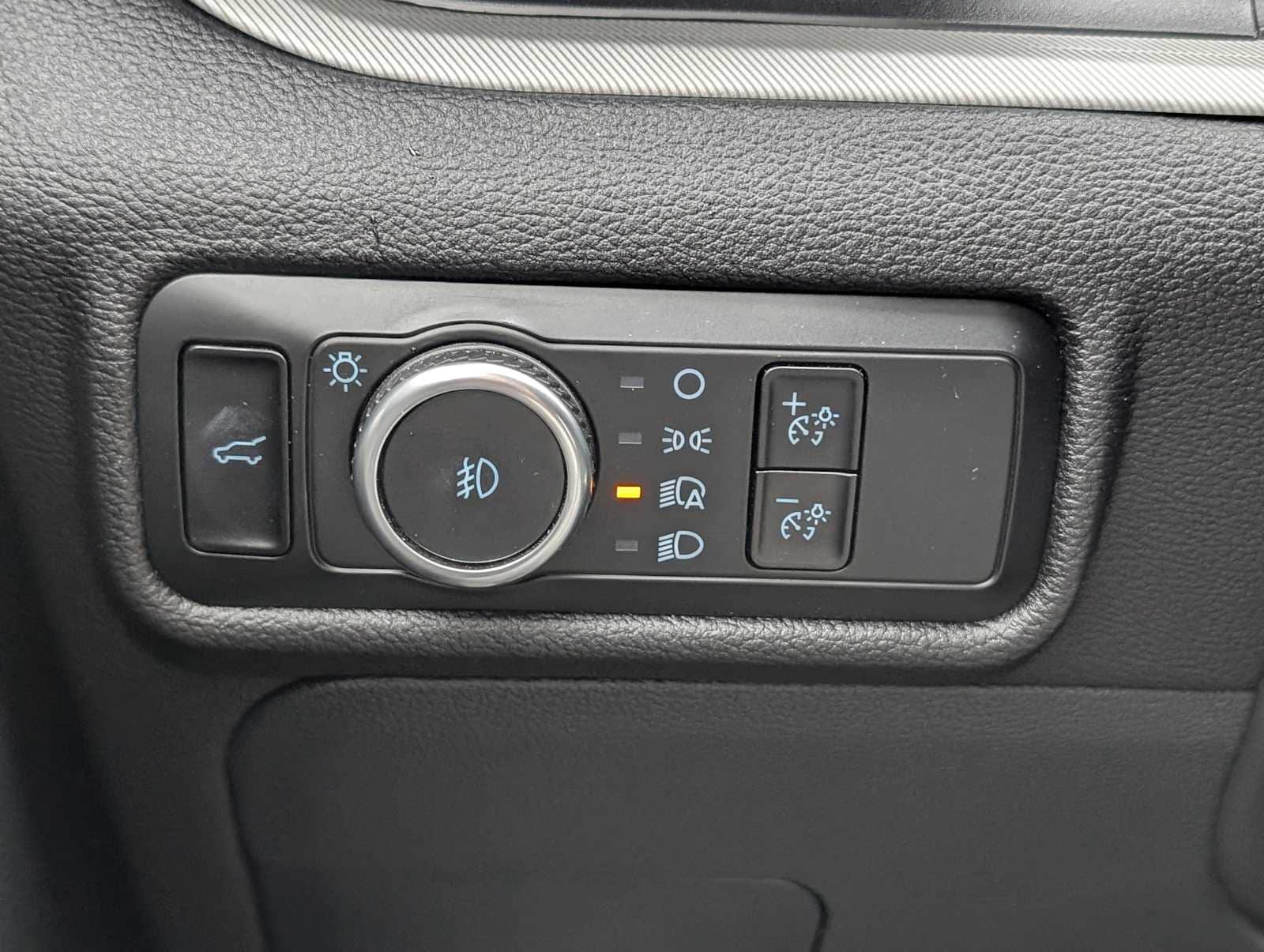 Thumbnail: 2023 Ford Explorer - 13