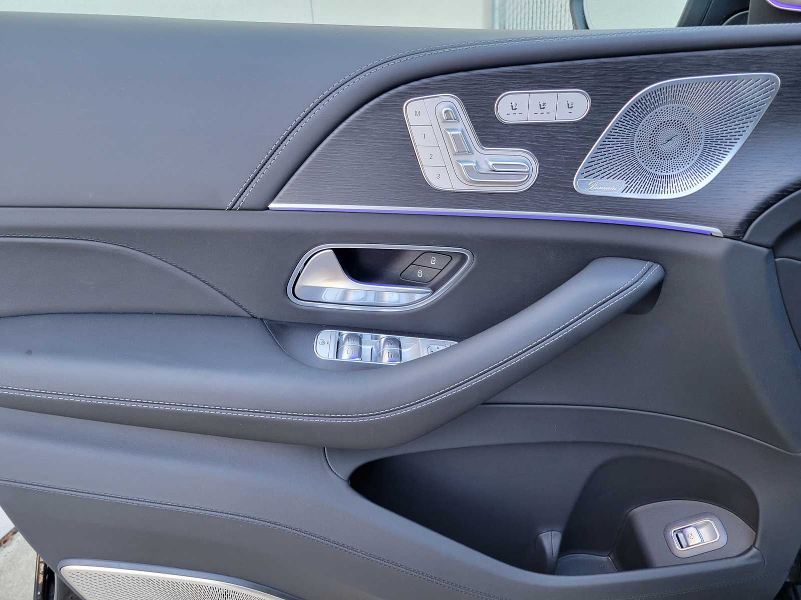 Thumbnail: 2025 Mercedes-Benz GLS - 12