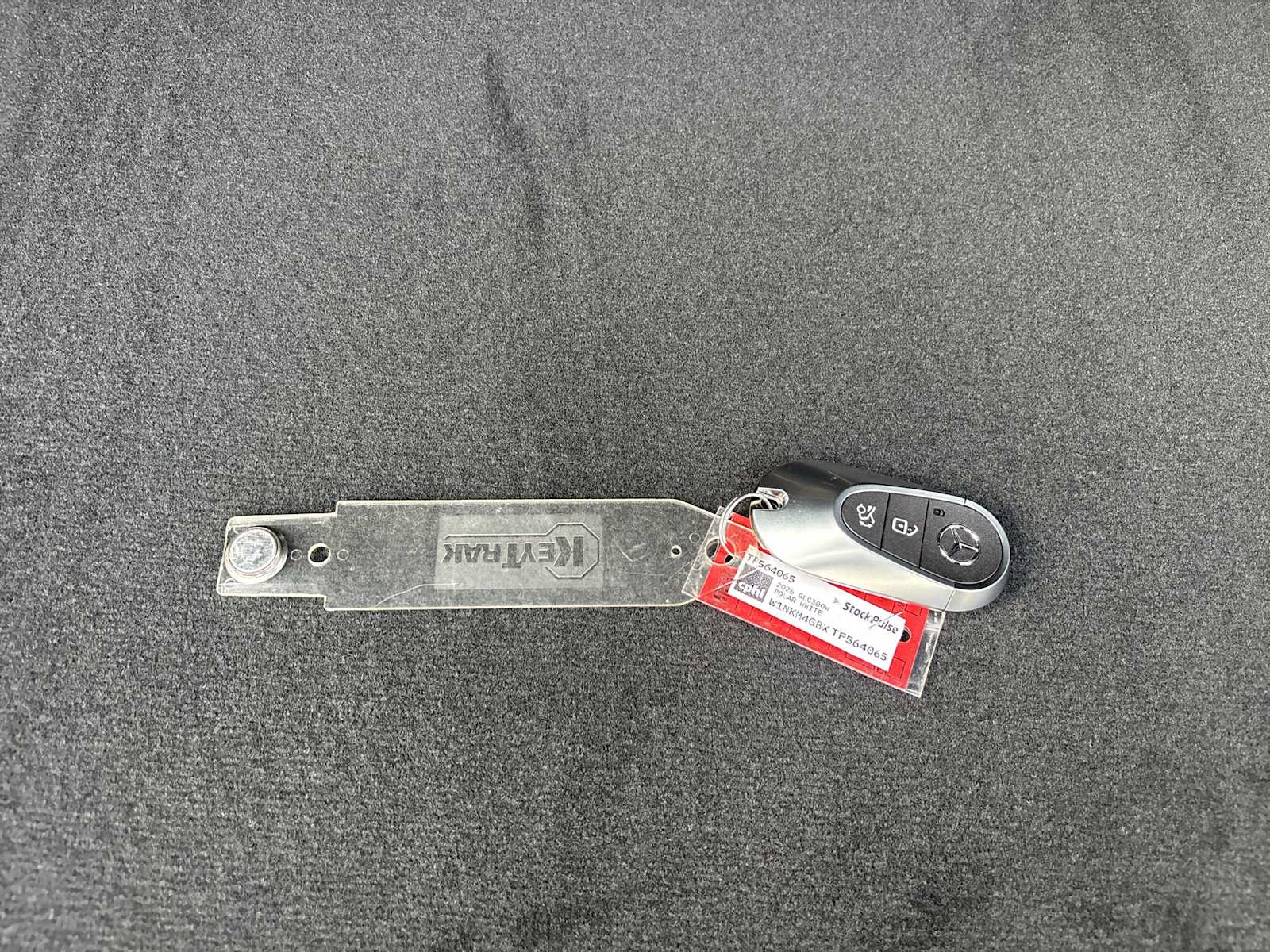 Thumbnail: 2026 Mercedes-Benz GLC - 27