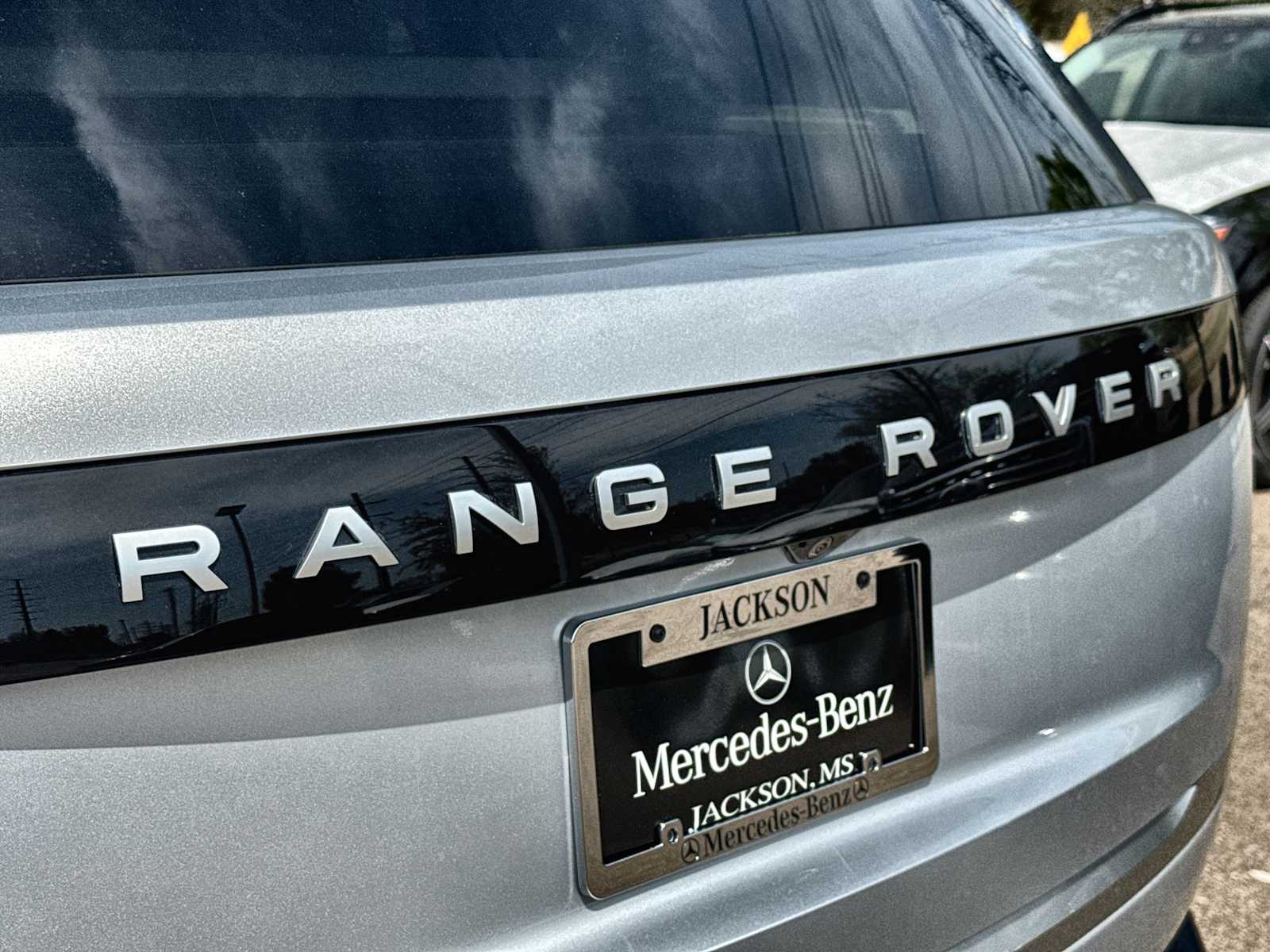 Thumbnail: 2025 Land Rover Range Rover - 16