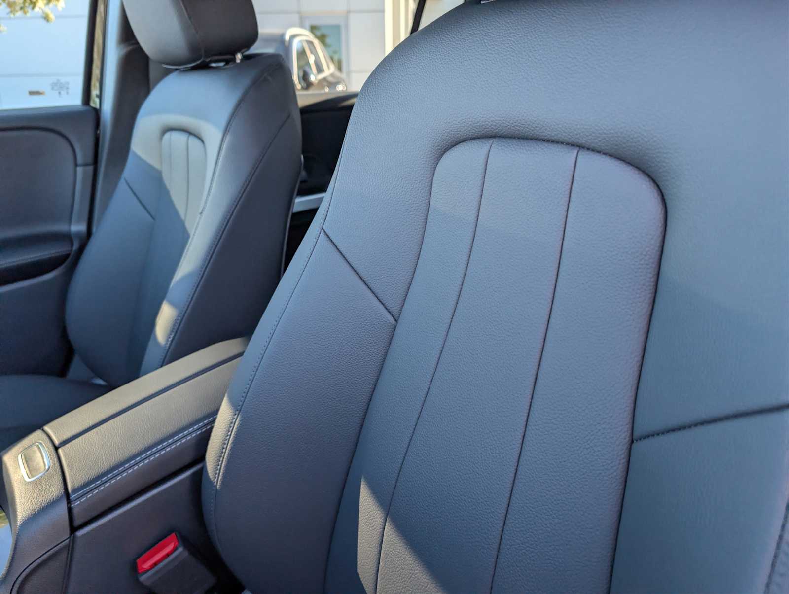 Thumbnail: 2026 Mercedes-Benz GLB - 17