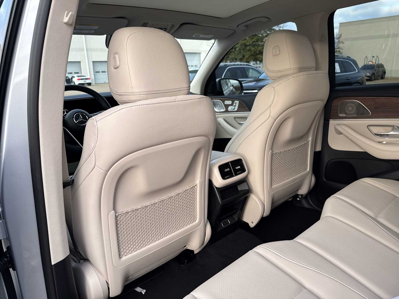 Thumbnail: 2026 Mercedes-Benz GLE - 16