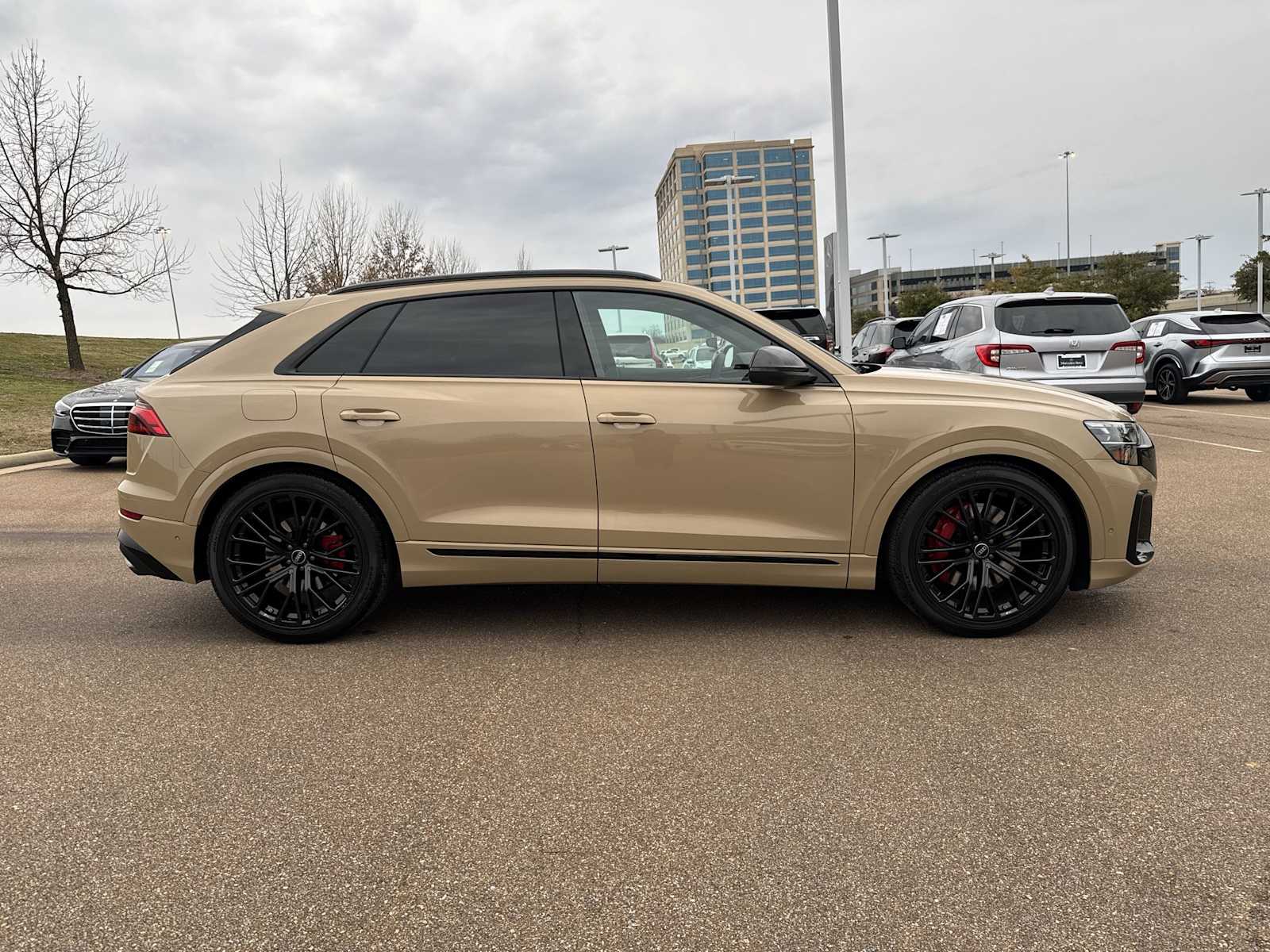 Thumbnail: 2024 Audi SQ8 - 7