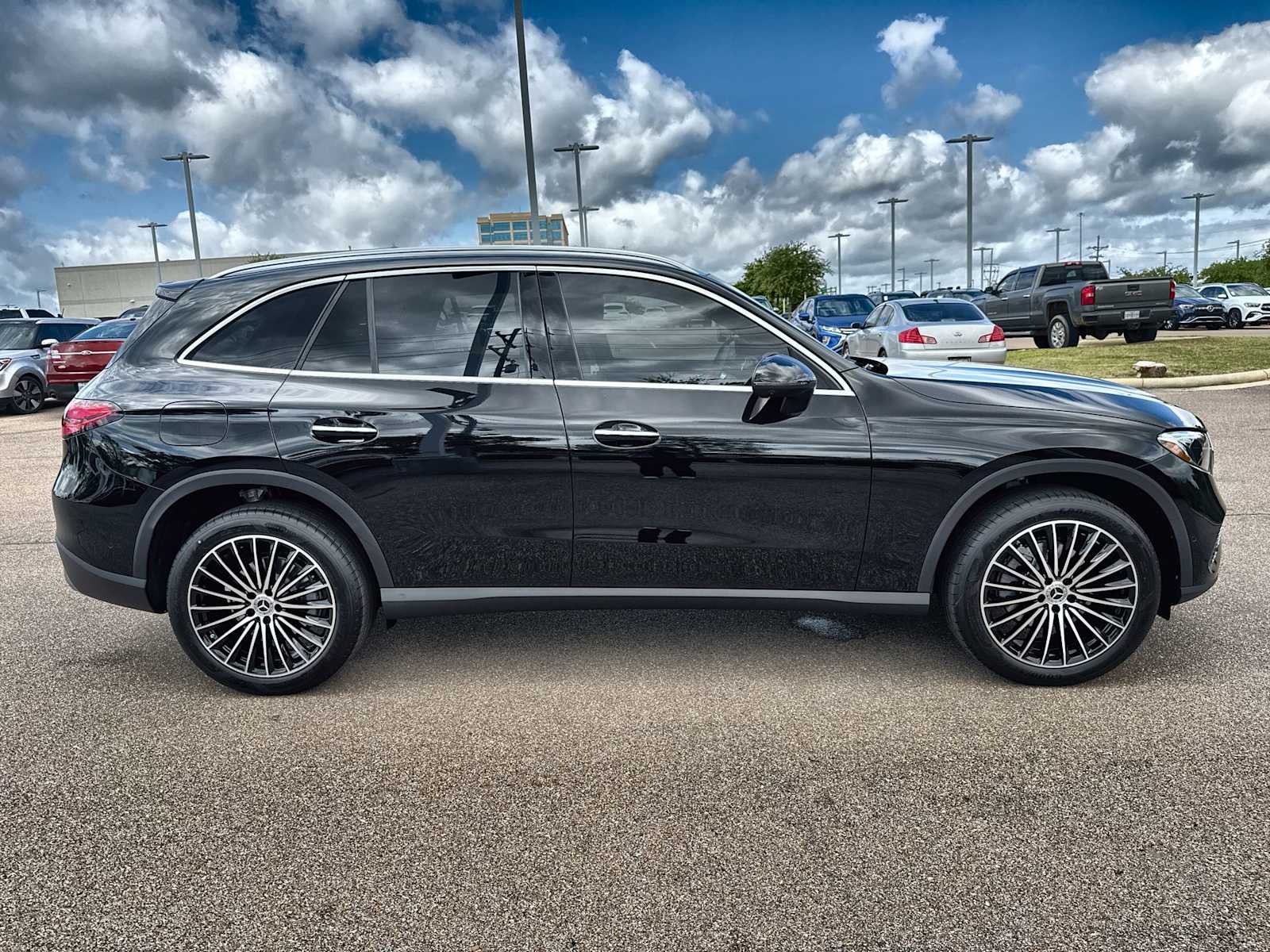 Thumbnail: 2026 Mercedes-Benz GLC - 10