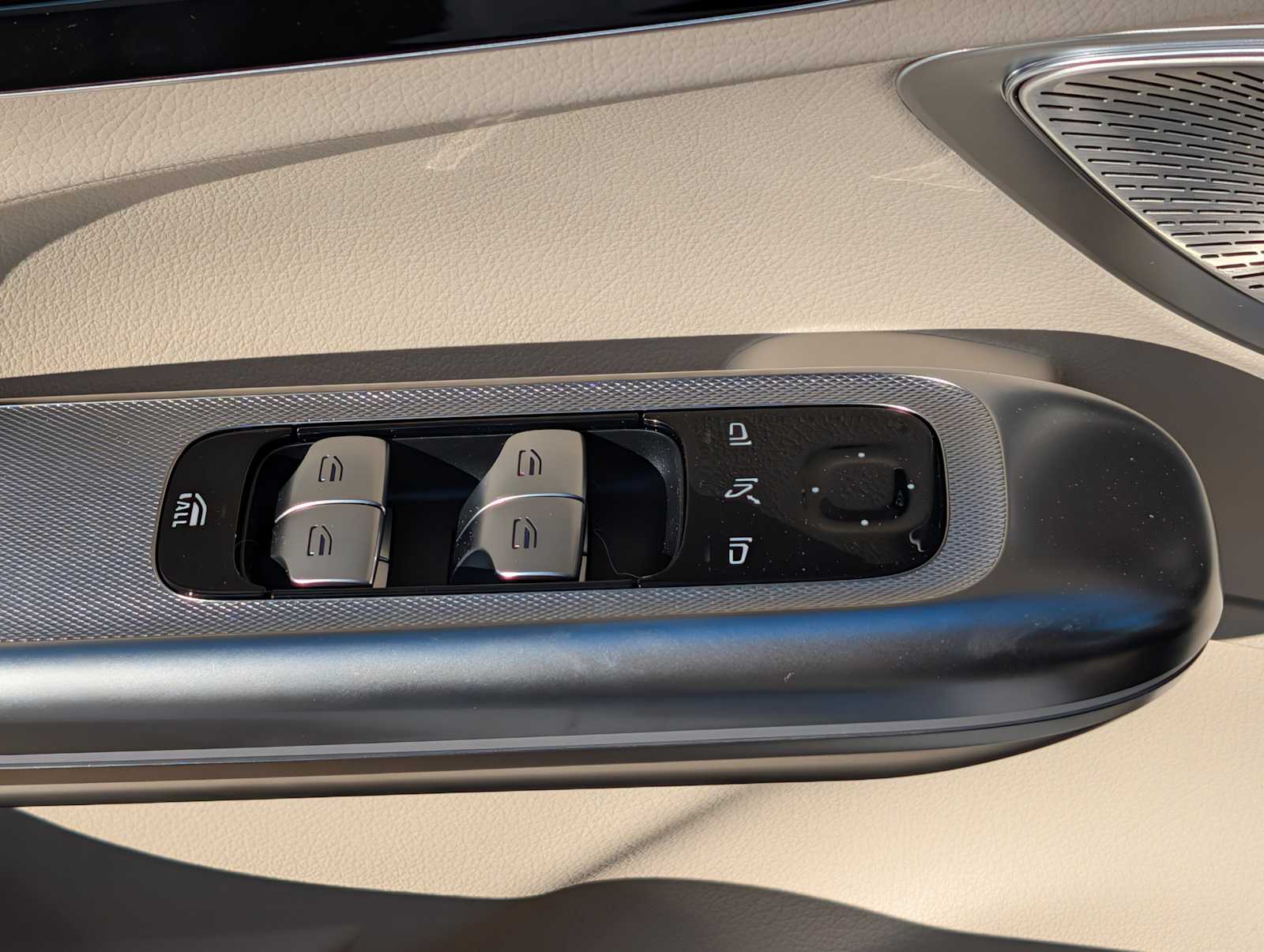 Thumbnail: 2026 Mercedes-Benz CLE - 17