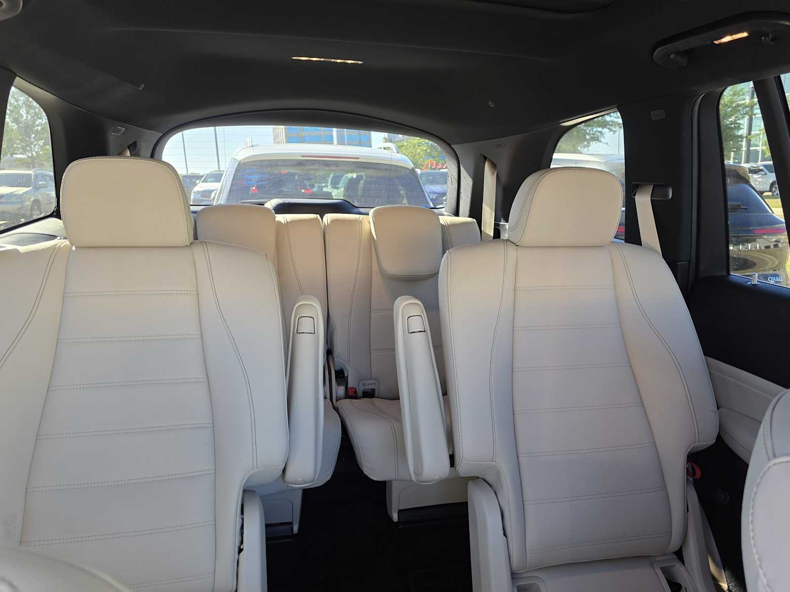 2023 Mercedes Benz GLS 450 4MATIC photo 3