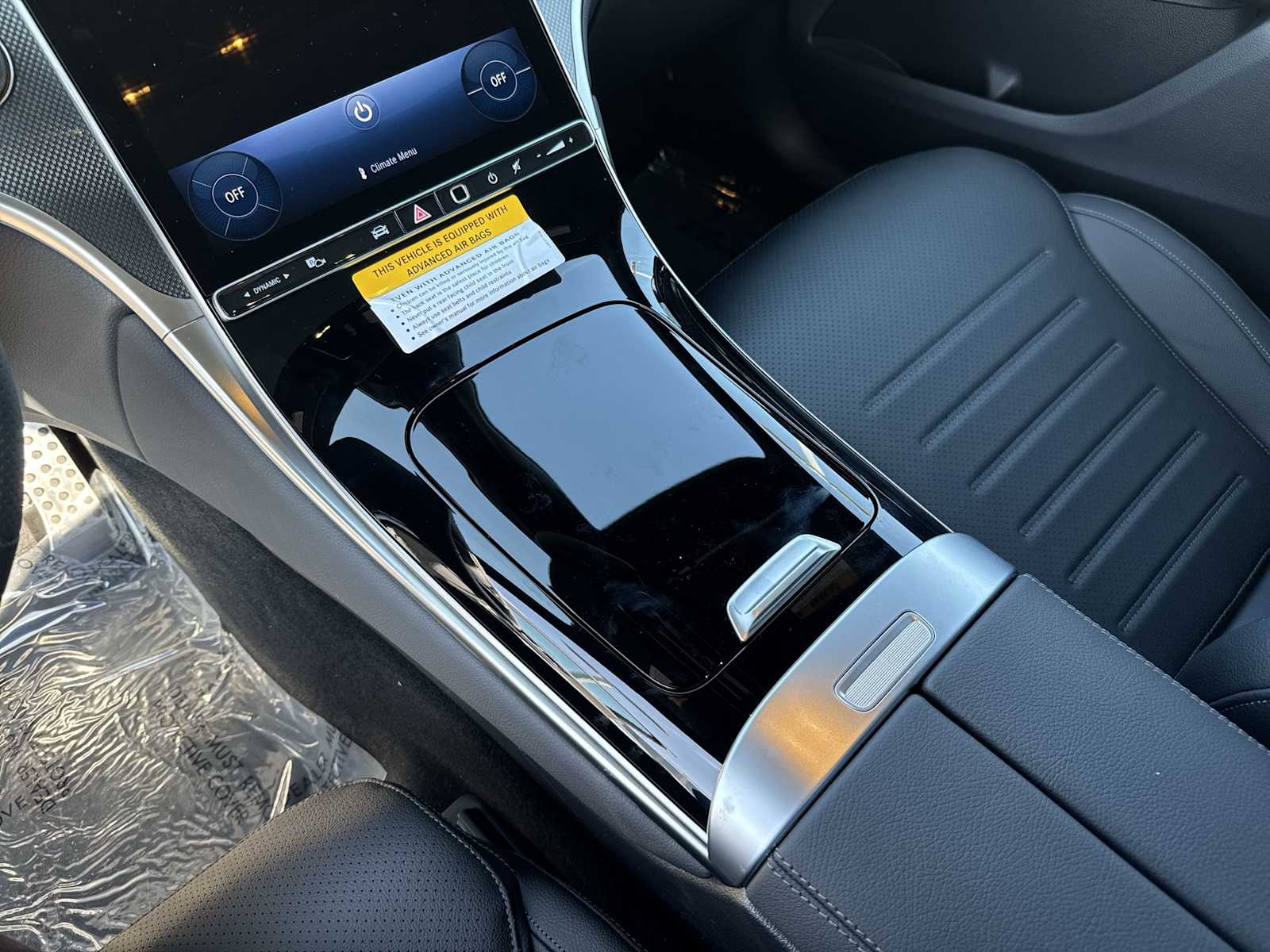 Thumbnail: 2026 Mercedes-Benz GLC - 22