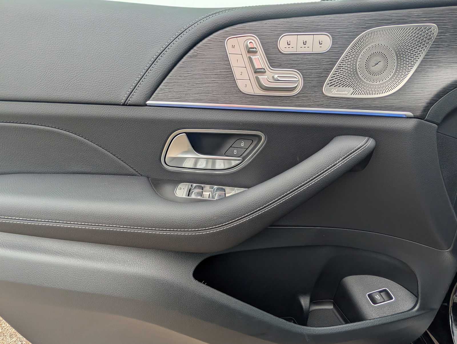 Thumbnail: 2026 Mercedes-Benz GLE - 19