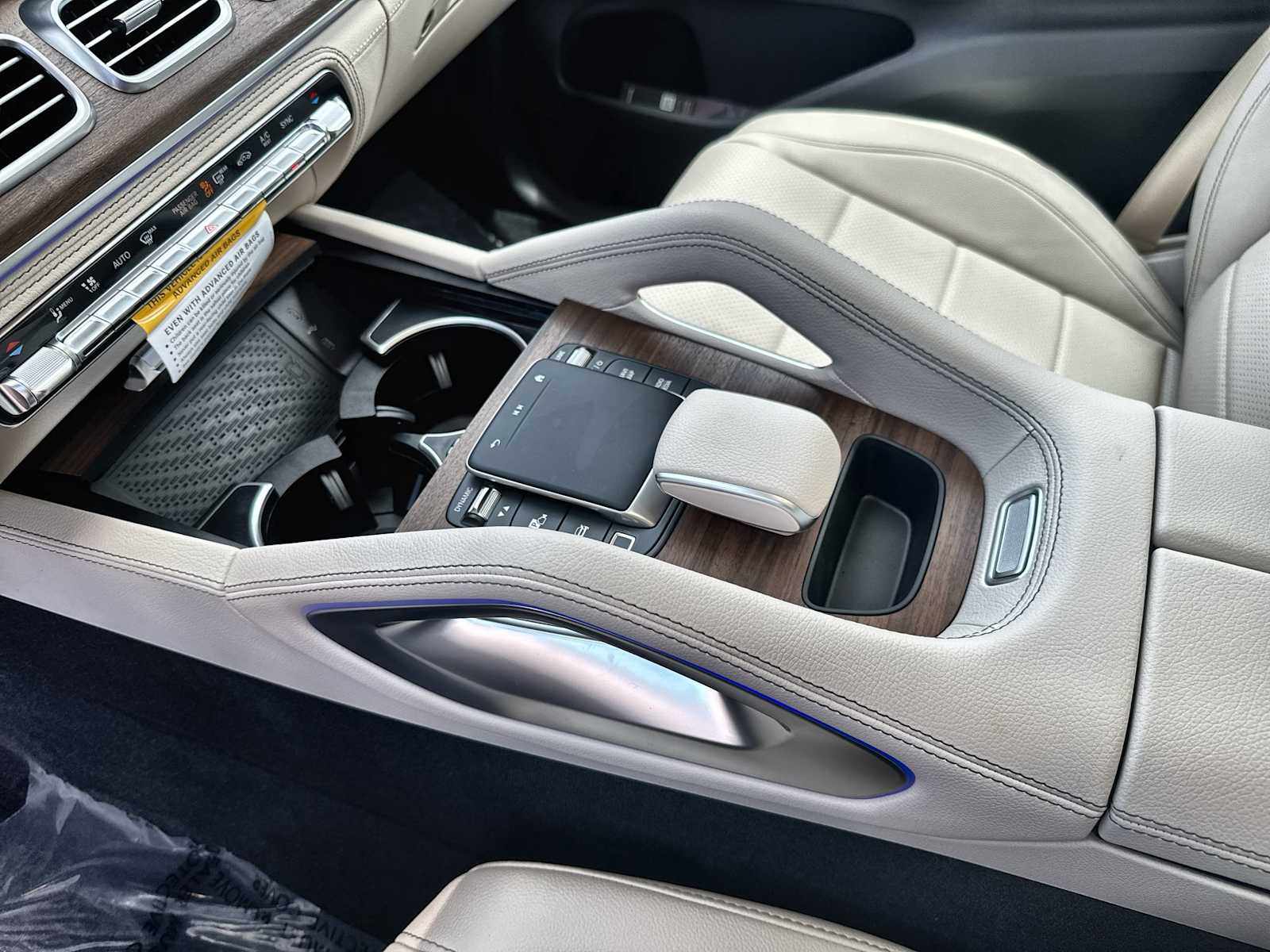 Thumbnail: 2026 Mercedes-Benz GLE - 22