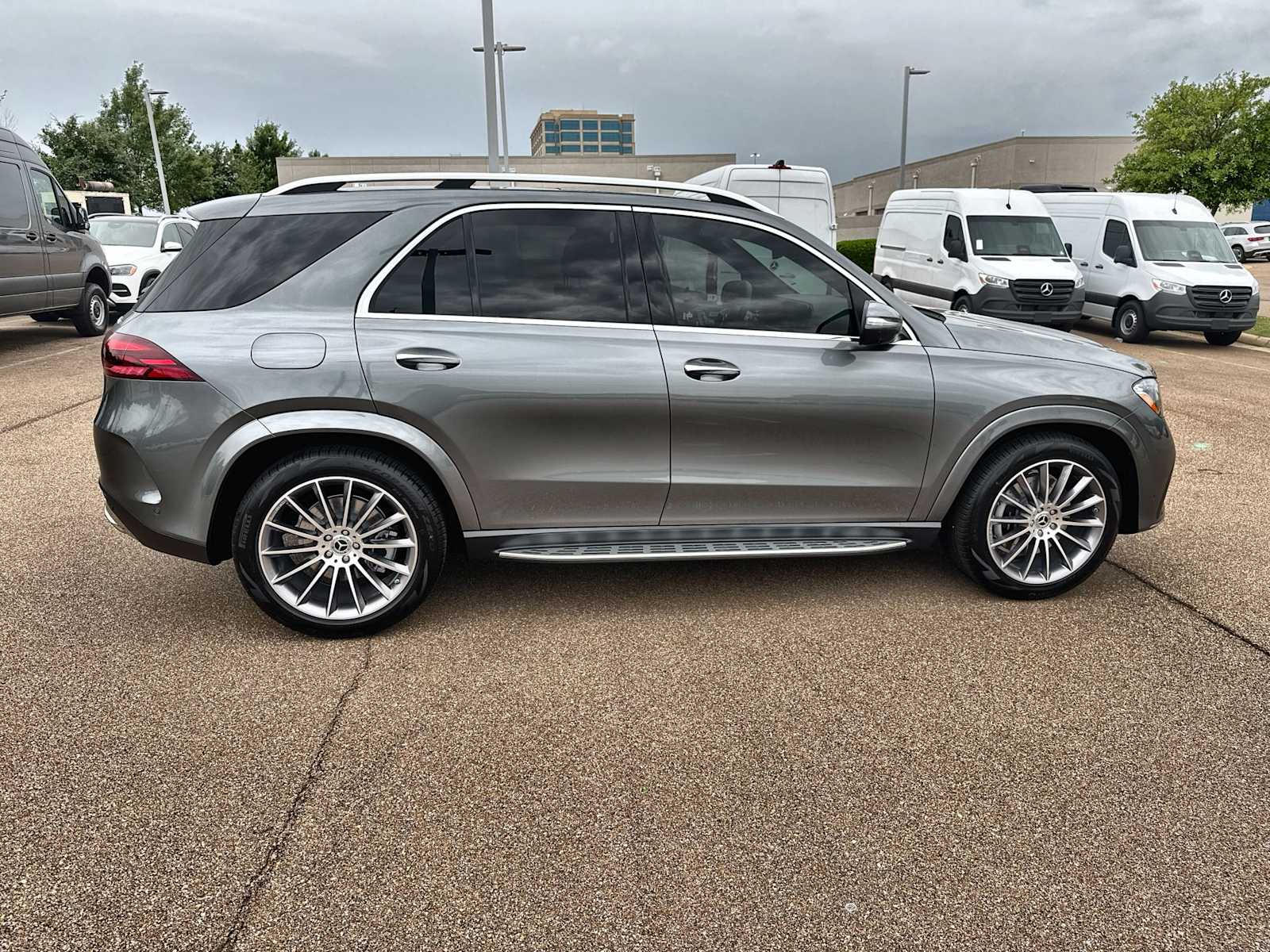 Thumbnail: 2026 Mercedes-Benz GLE - 10