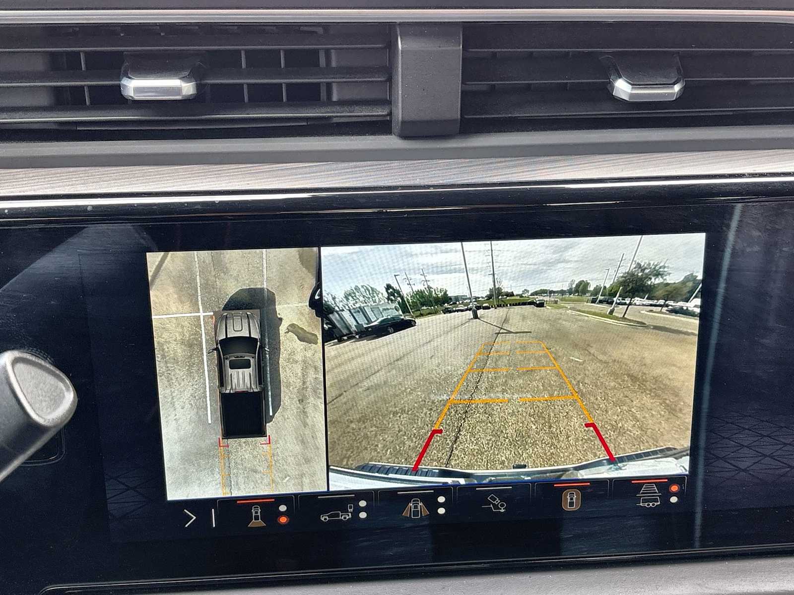 Thumbnail: 2024 GMC Sierra 3500 - 27