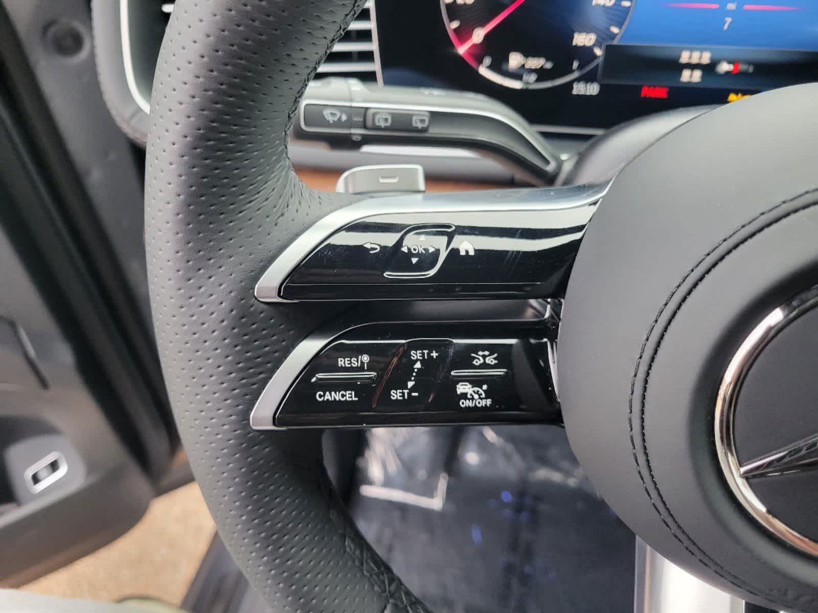 Thumbnail: 2025 Mercedes-Benz GLS - 18