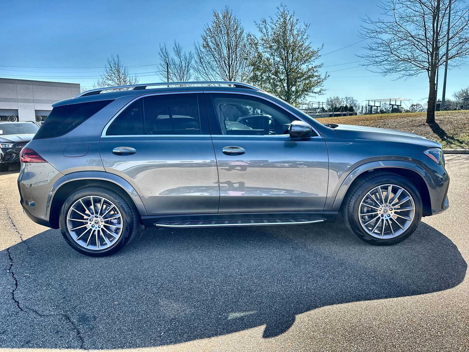 Thumbnail: 2026 Mercedes-Benz GLE - 10