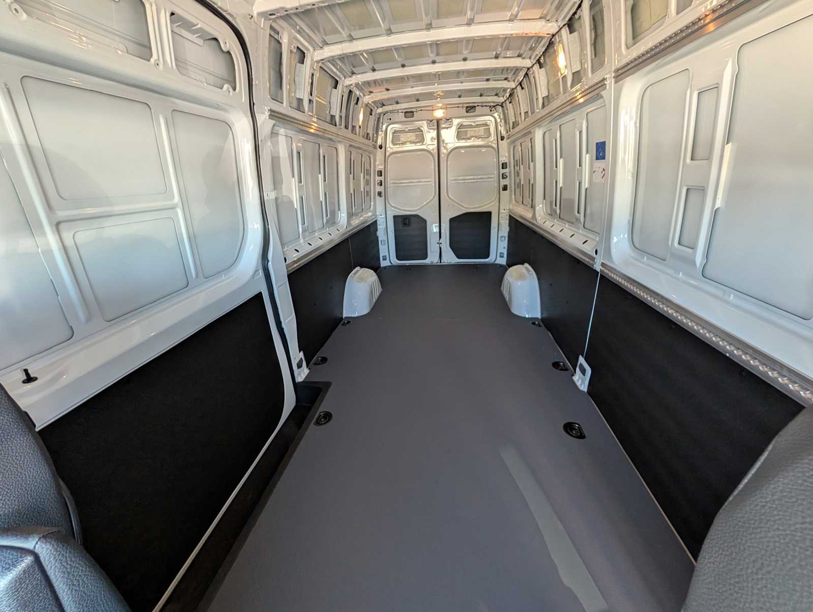 Thumbnail: 2026 Mercedes-Benz Sprinter - 15