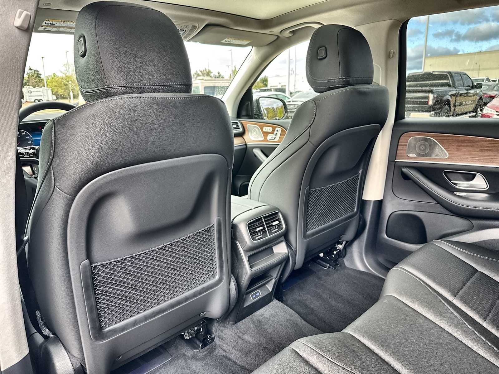 Thumbnail: 2026 Mercedes-Benz GLE - 18