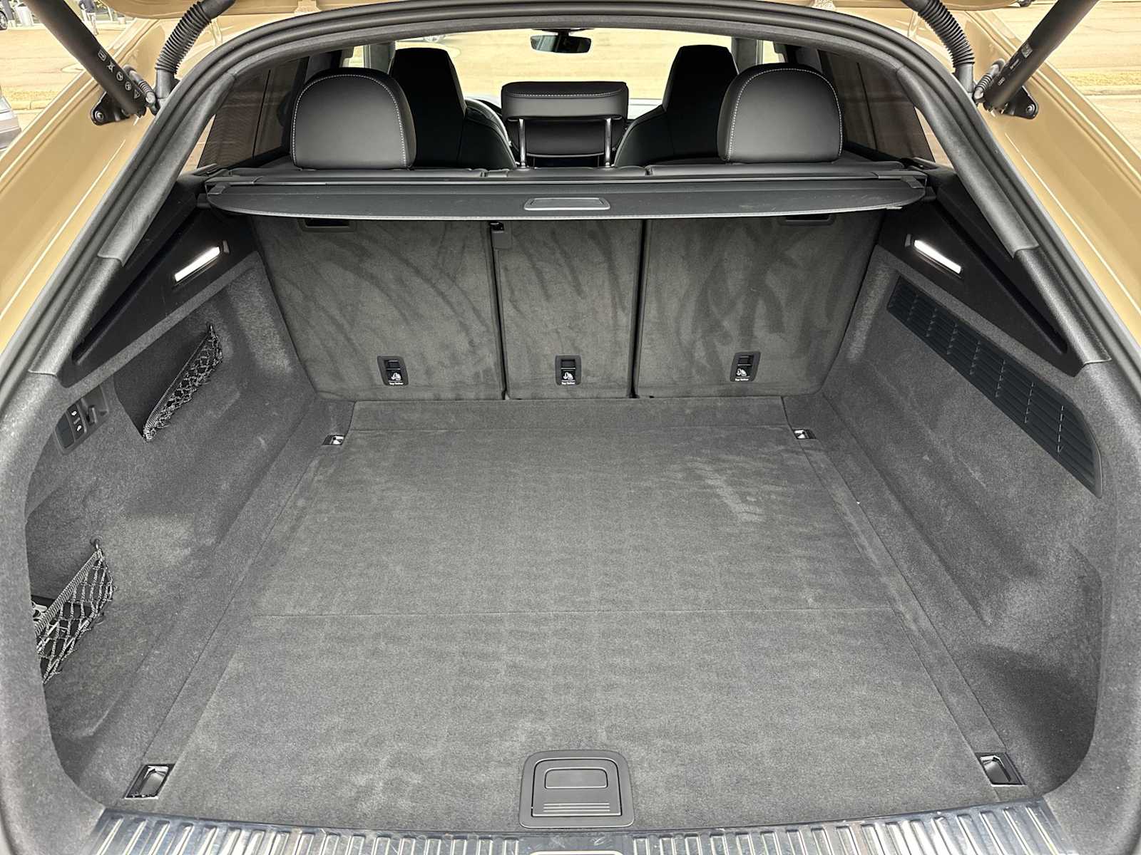 Thumbnail: 2024 Audi SQ8 - 26