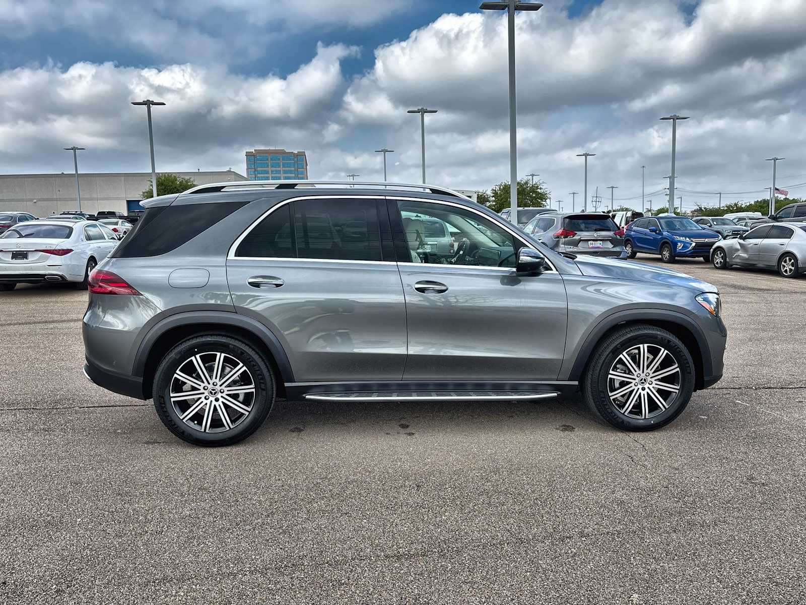 Thumbnail: 2026 Mercedes-Benz GLE - 10