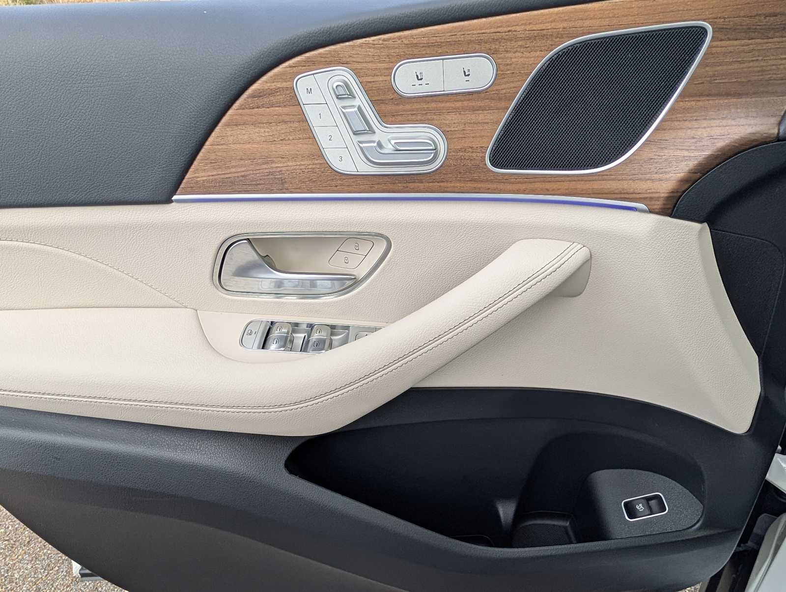 Thumbnail: 2026 Mercedes-Benz GLE - 25