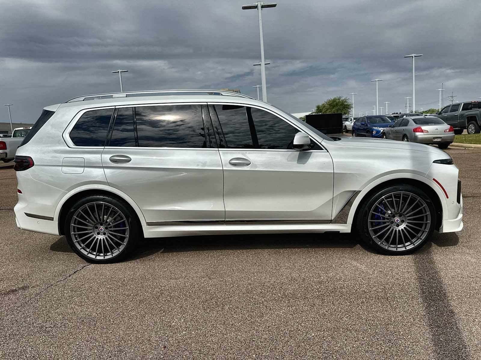 Thumbnail: 2024 BMW X7 - 10