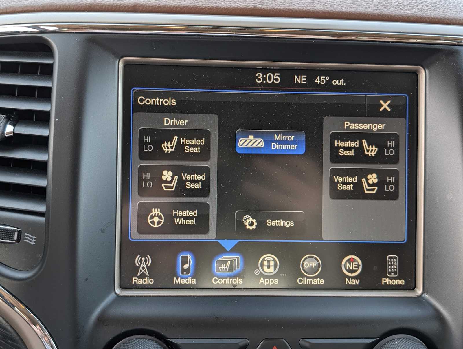 Thumbnail: 2015 Jeep Grand Cherokee - 17