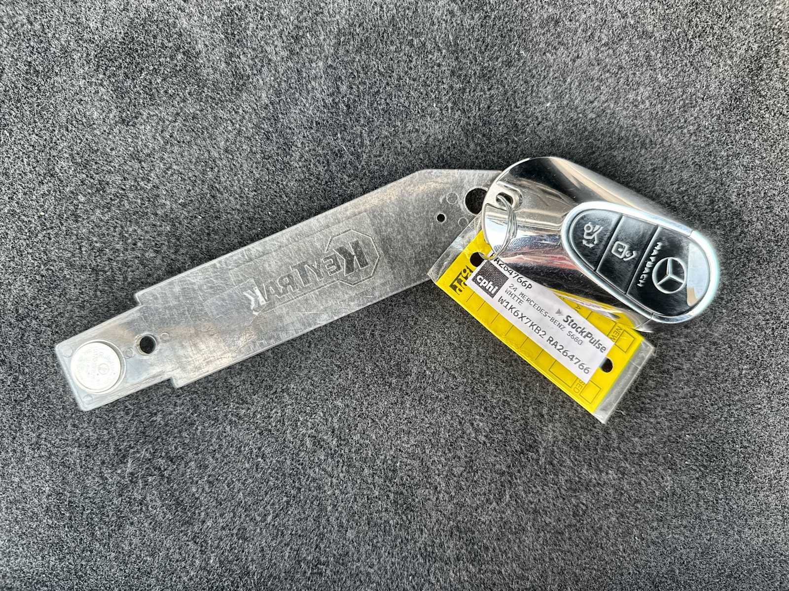 Thumbnail: 2024 Mercedes-Benz S-Class - 26