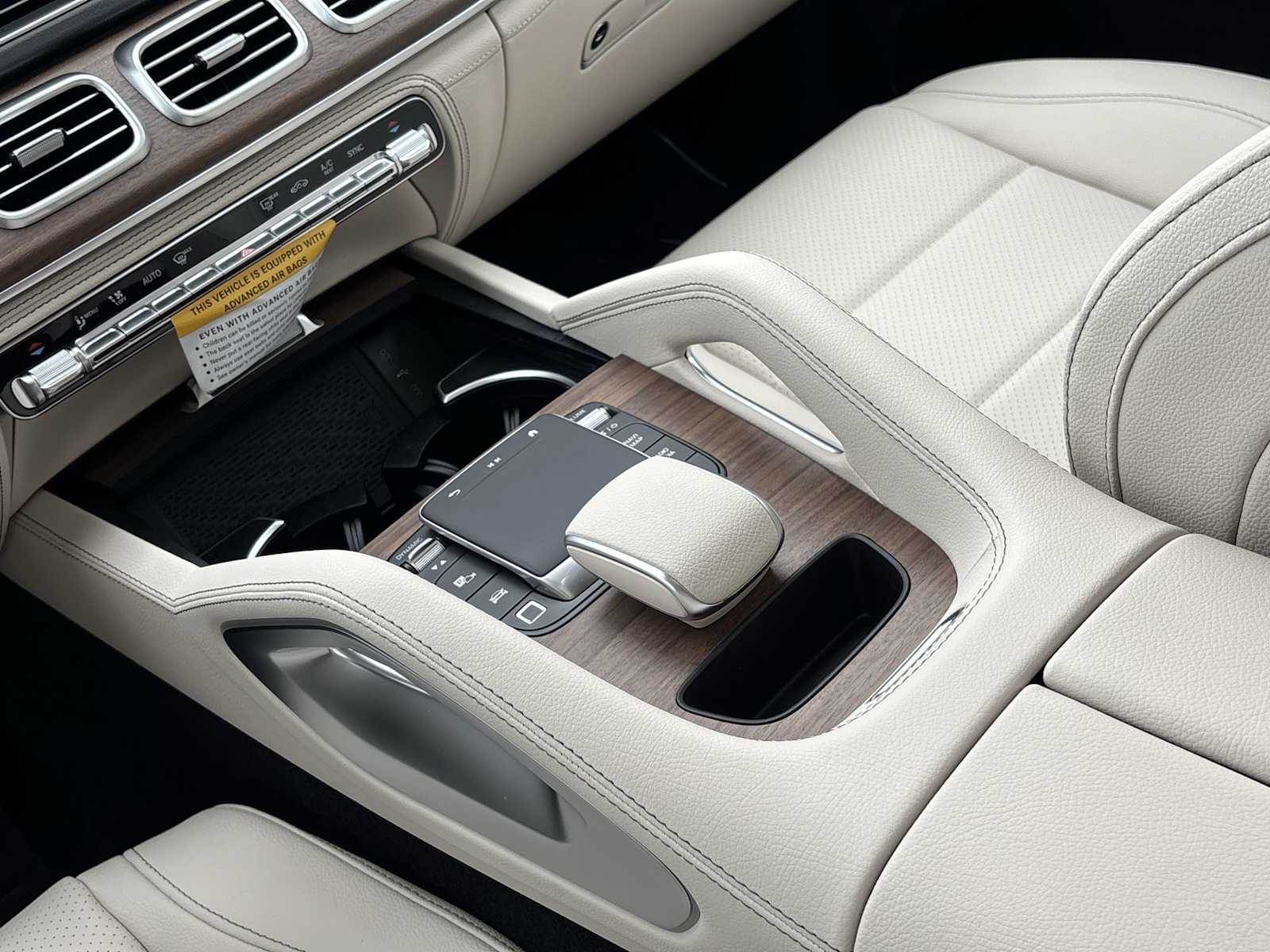 Thumbnail: 2026 Mercedes-Benz GLE - 22