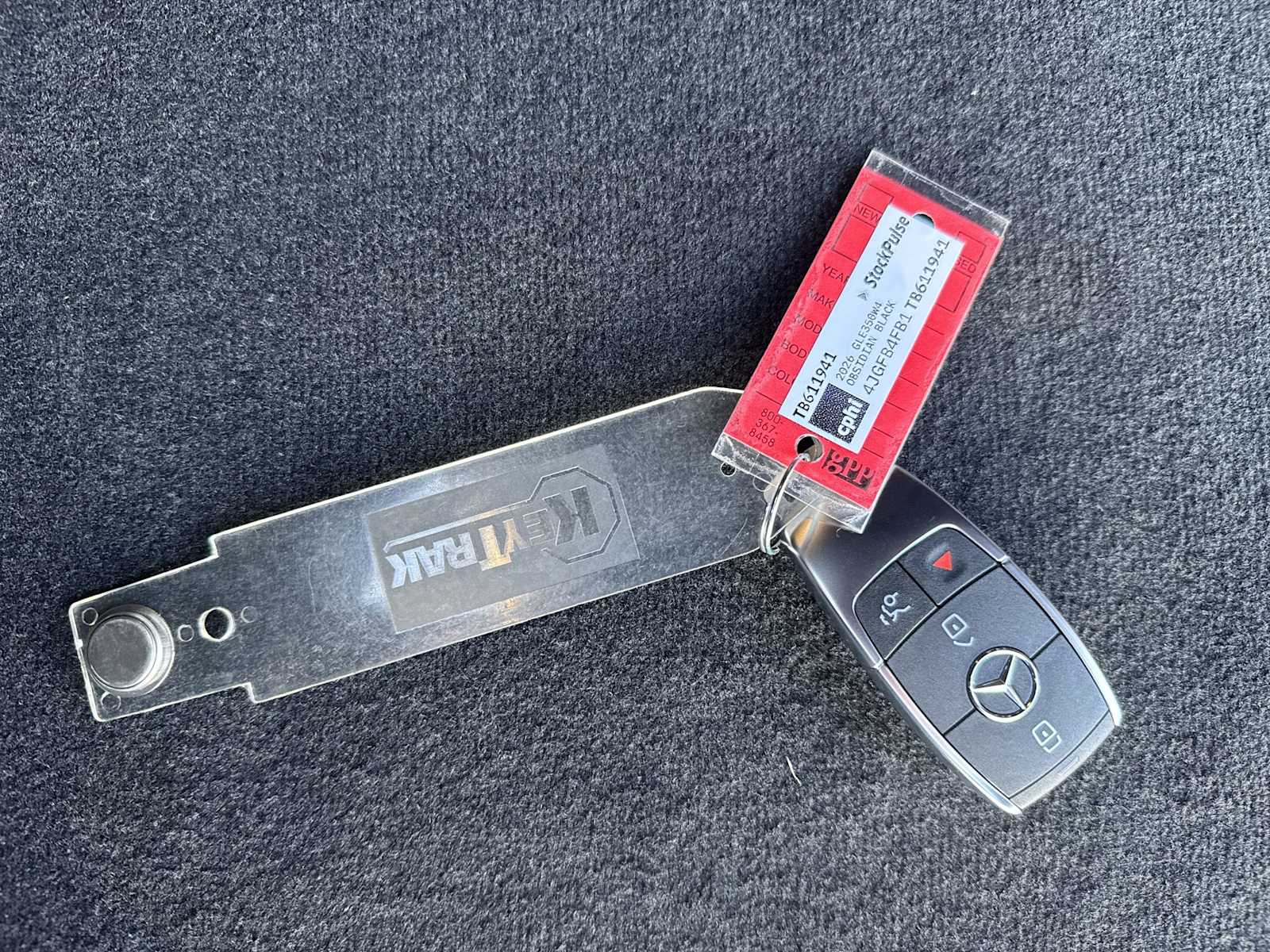 Thumbnail: 2026 Mercedes-Benz GLE - 27