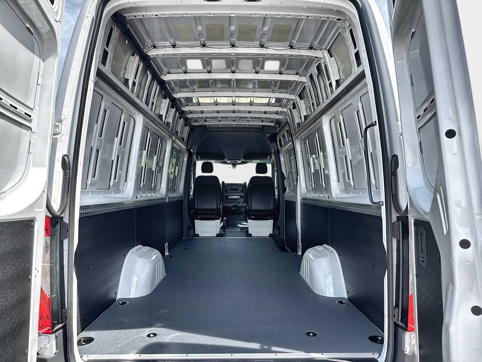 Thumbnail: 2026 Mercedes-Benz Sprinter - 16