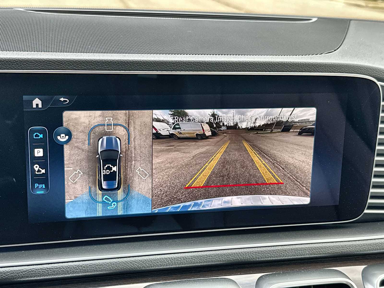 Thumbnail: 2026 Mercedes-Benz GLE - 26