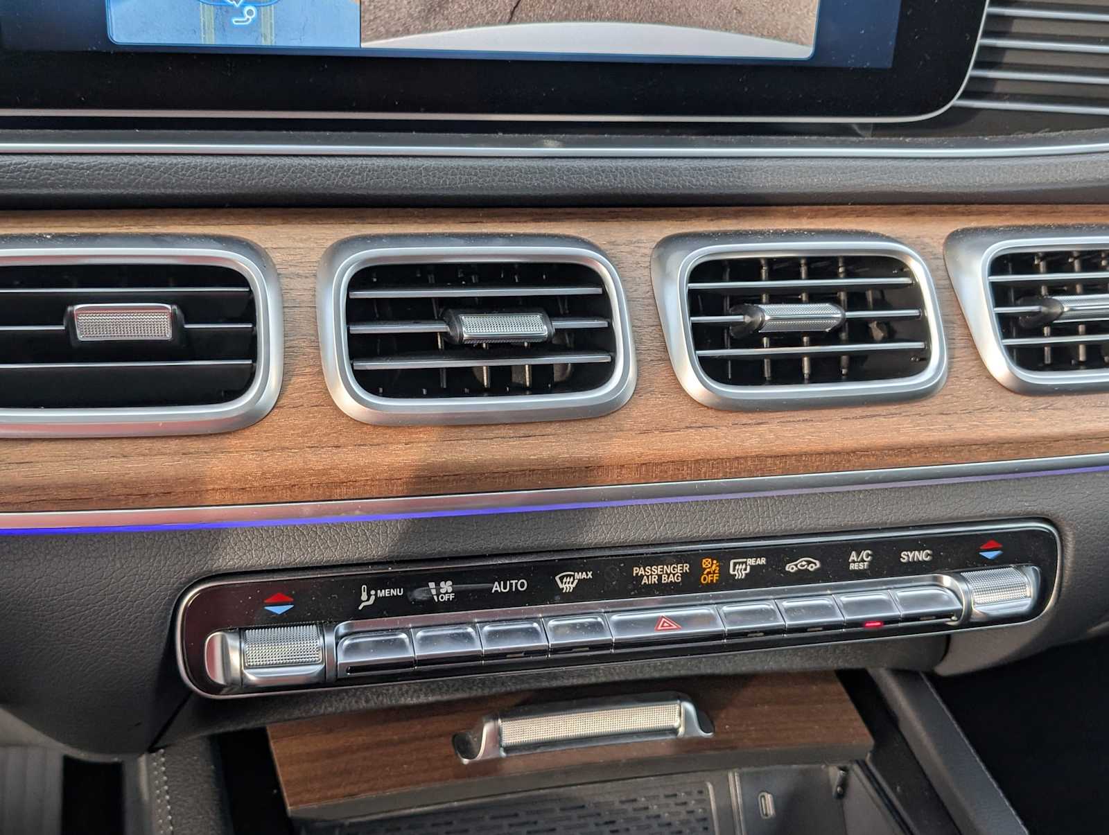 Thumbnail: 2025 Mercedes-Benz GLE - 18