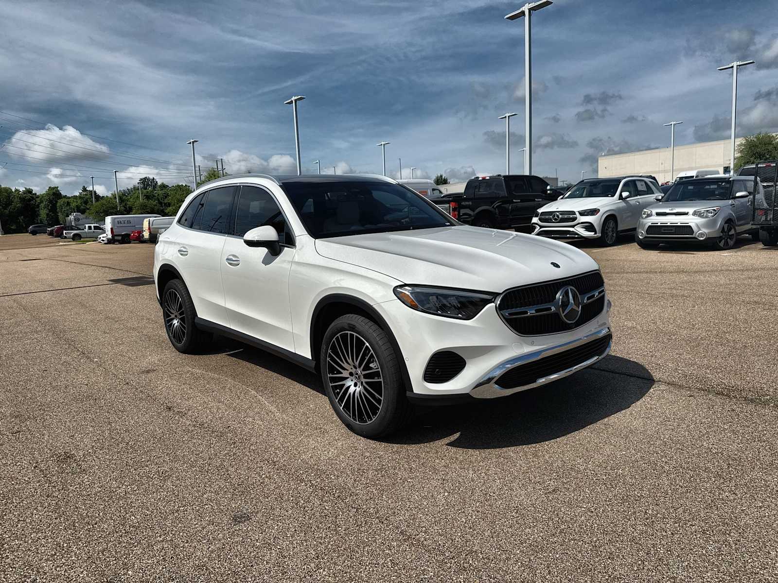 Thumbnail: 2026 Mercedes-Benz GLC - 11