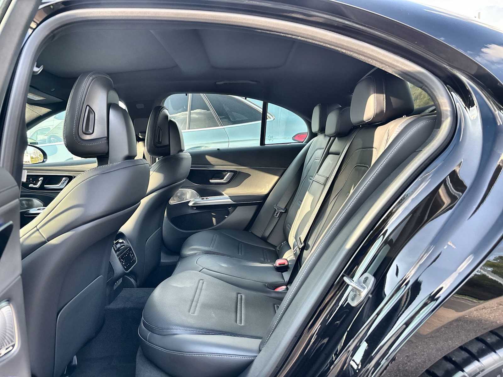 Thumbnail: 2026 Mercedes-Benz E-Class - 4