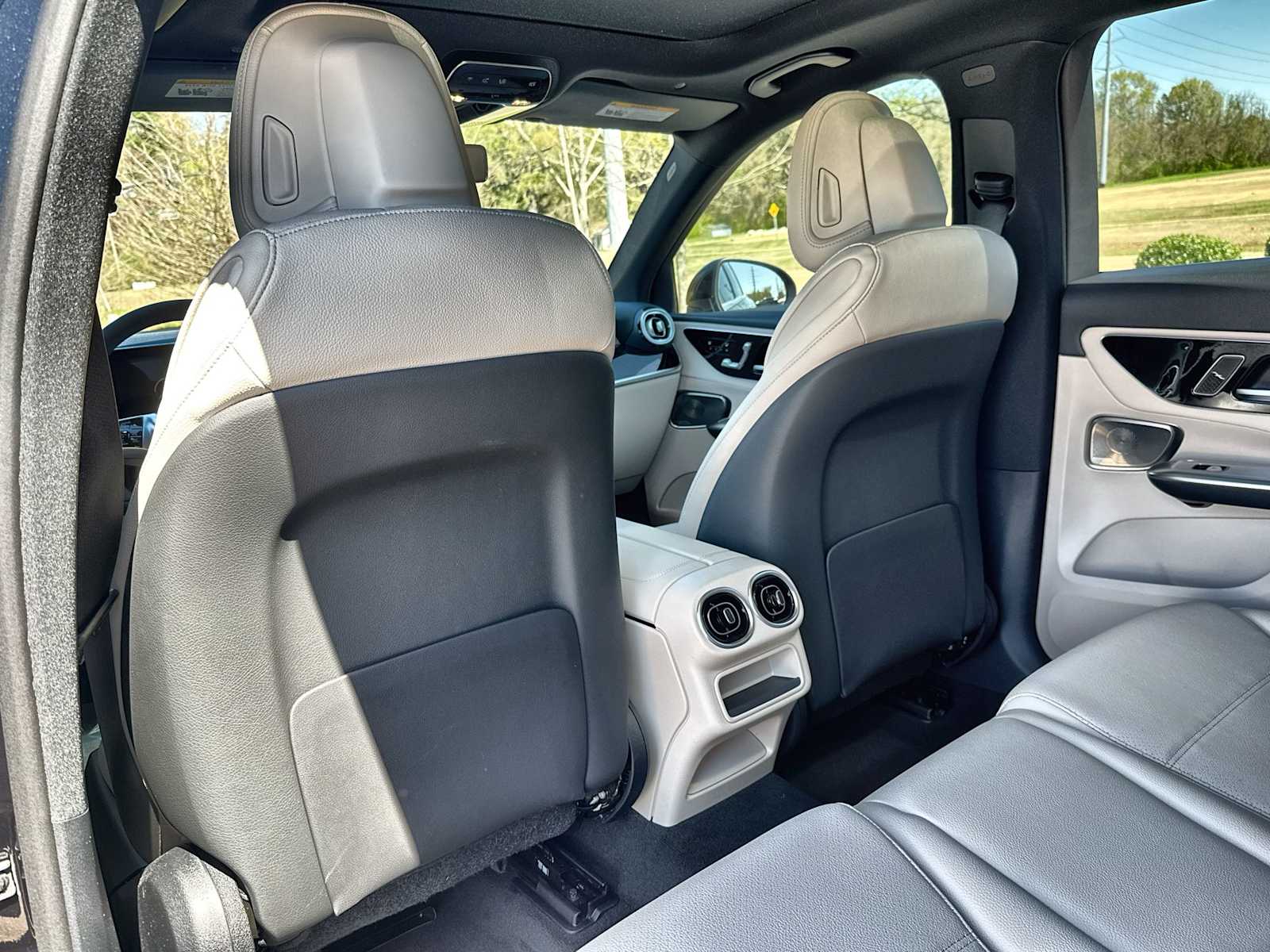 Thumbnail: 2026 Mercedes-Benz GLC - 18