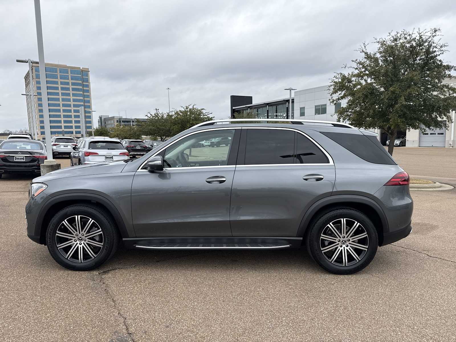 Thumbnail: 2026 Mercedes-Benz GLE - 3