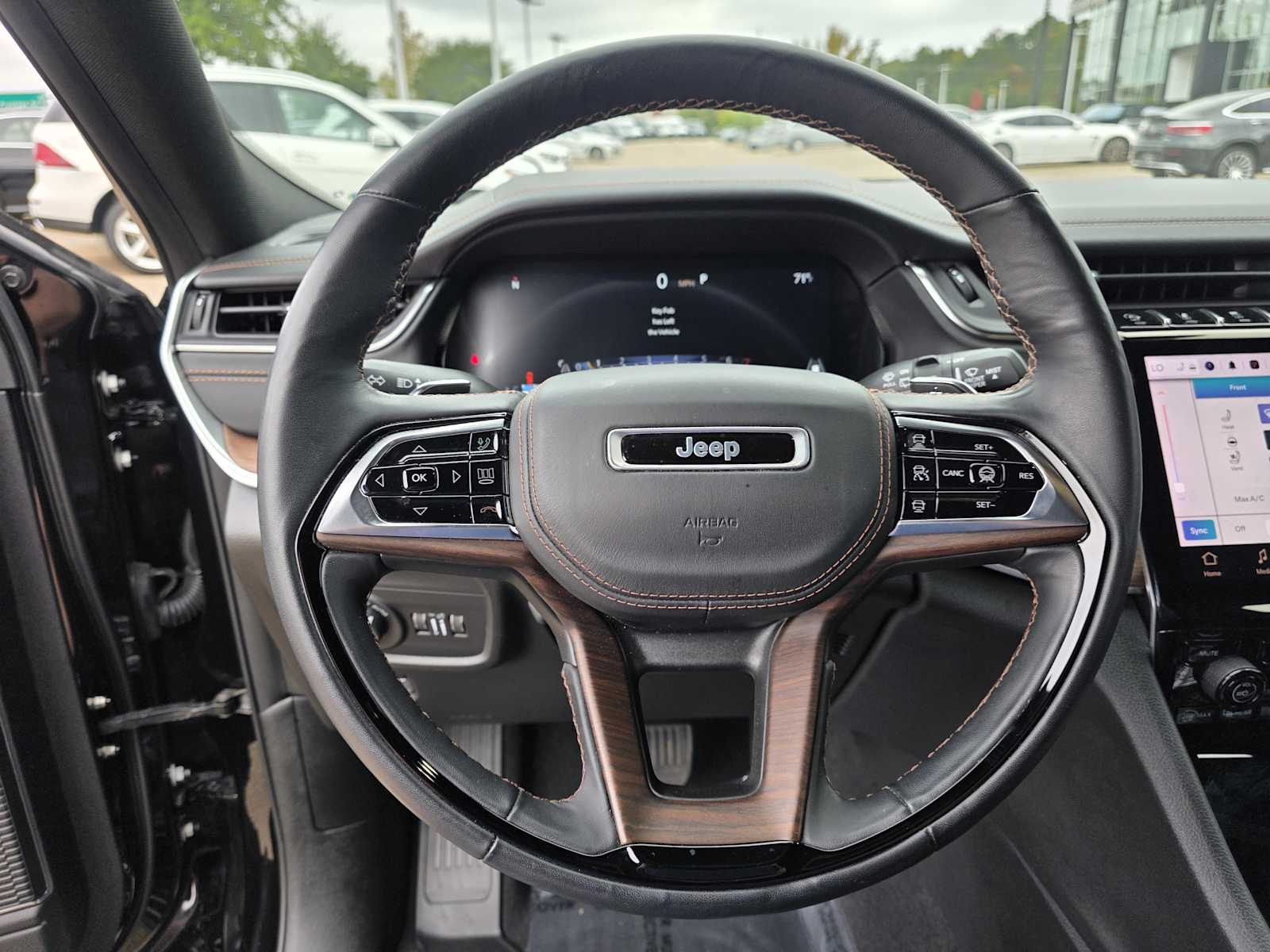 Thumbnail: 2022 Jeep Grand Cherokee L - 25