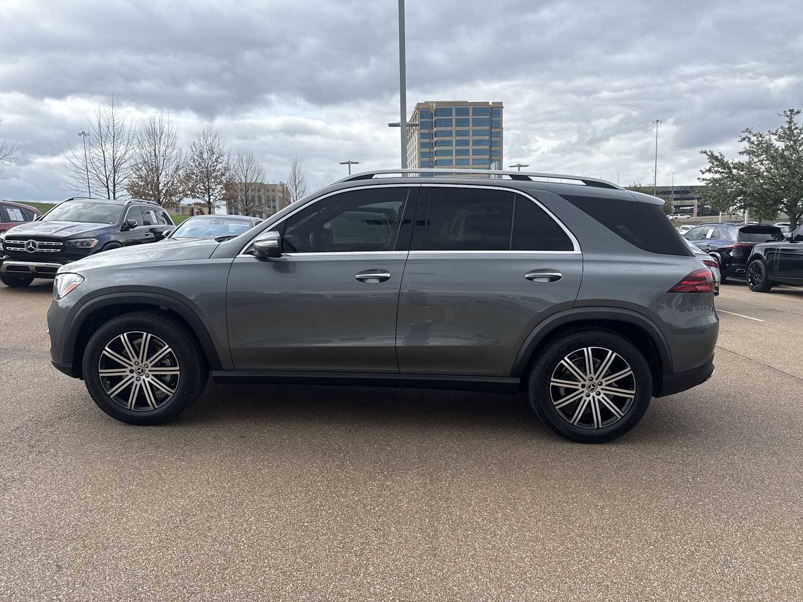 Thumbnail: 2026 Mercedes-Benz GLE - 3