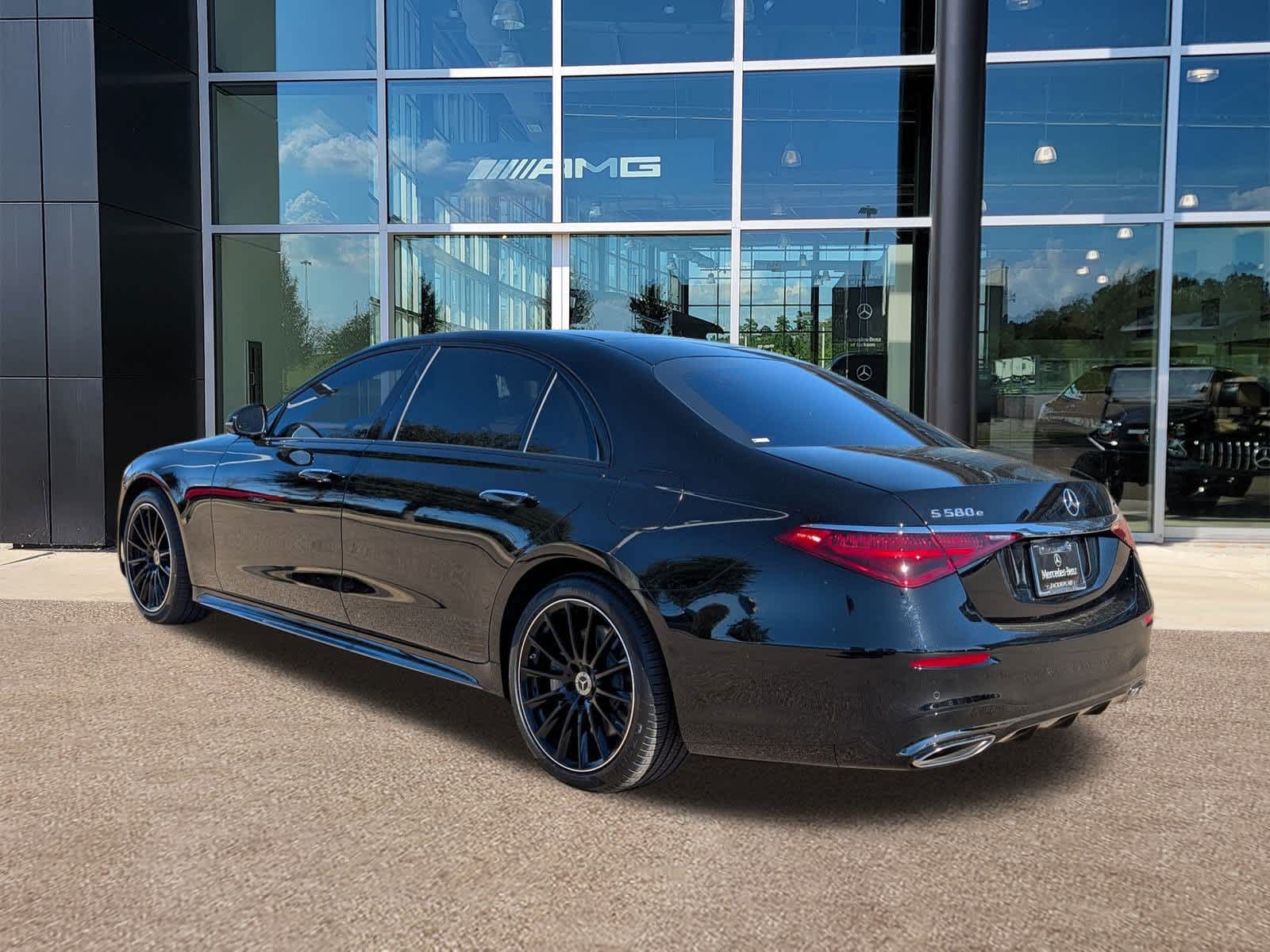 Thumbnail: 2025 Mercedes-Benz S-Class - 7