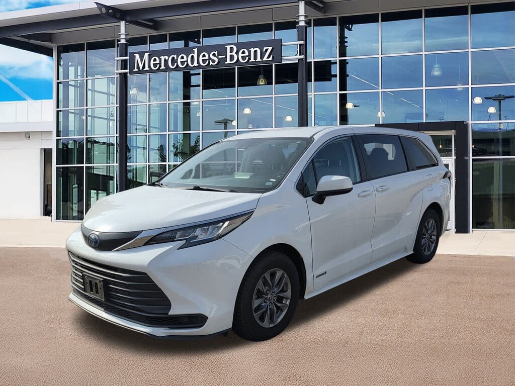 Used 2021 Toyota Sienna LE Van