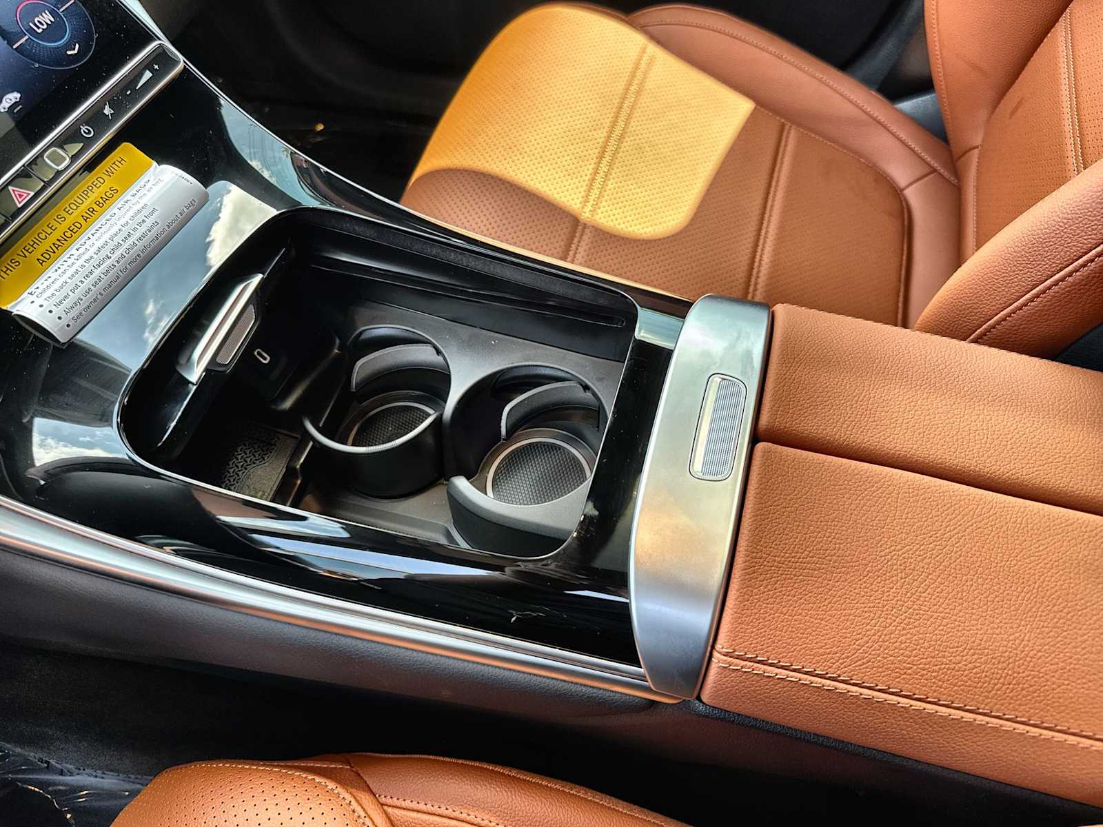 Thumbnail: 2026 Mercedes-Benz GLC - 22