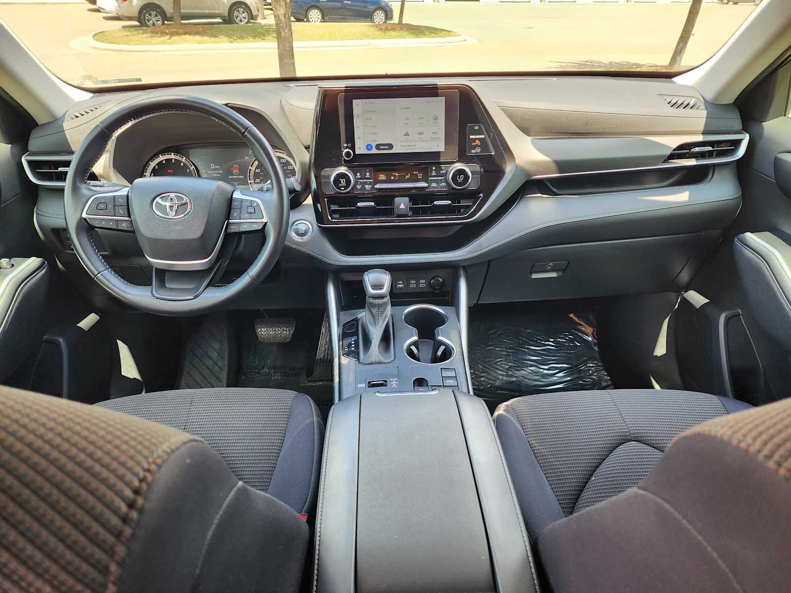 Thumbnail: 2023 Toyota Highlander - 6