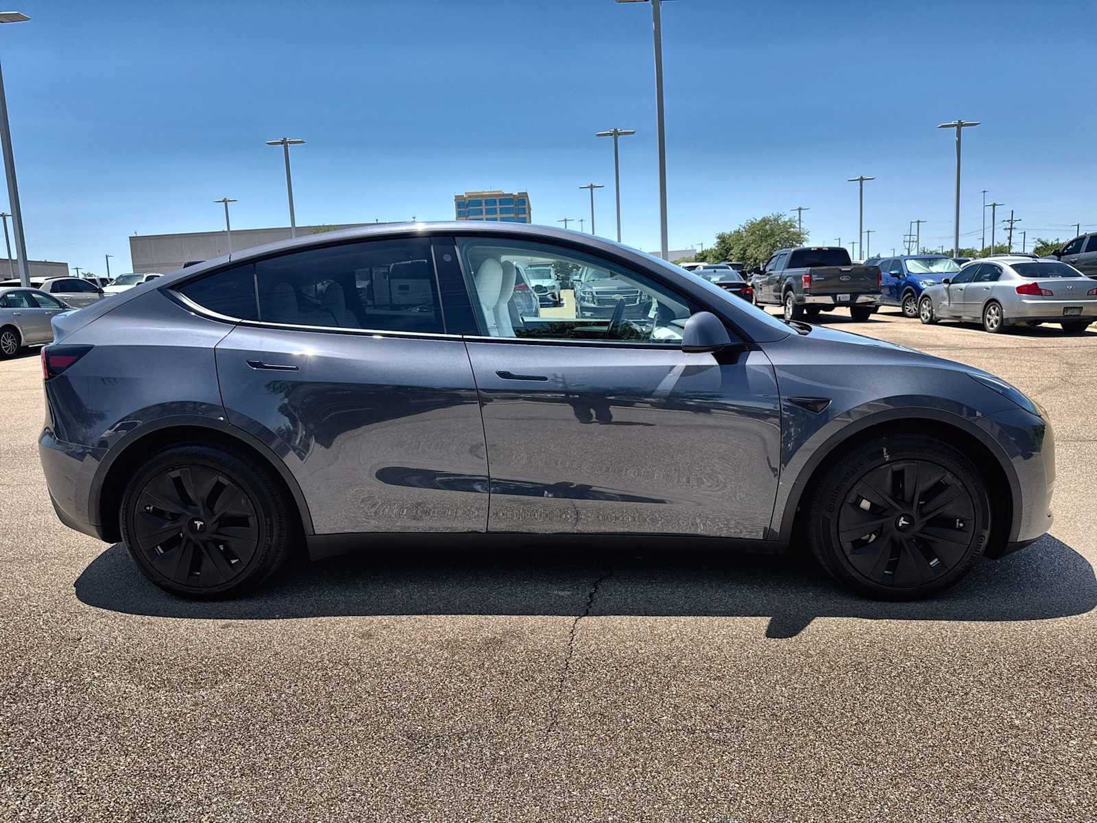 Thumbnail: 2023 Tesla Model Y - 10