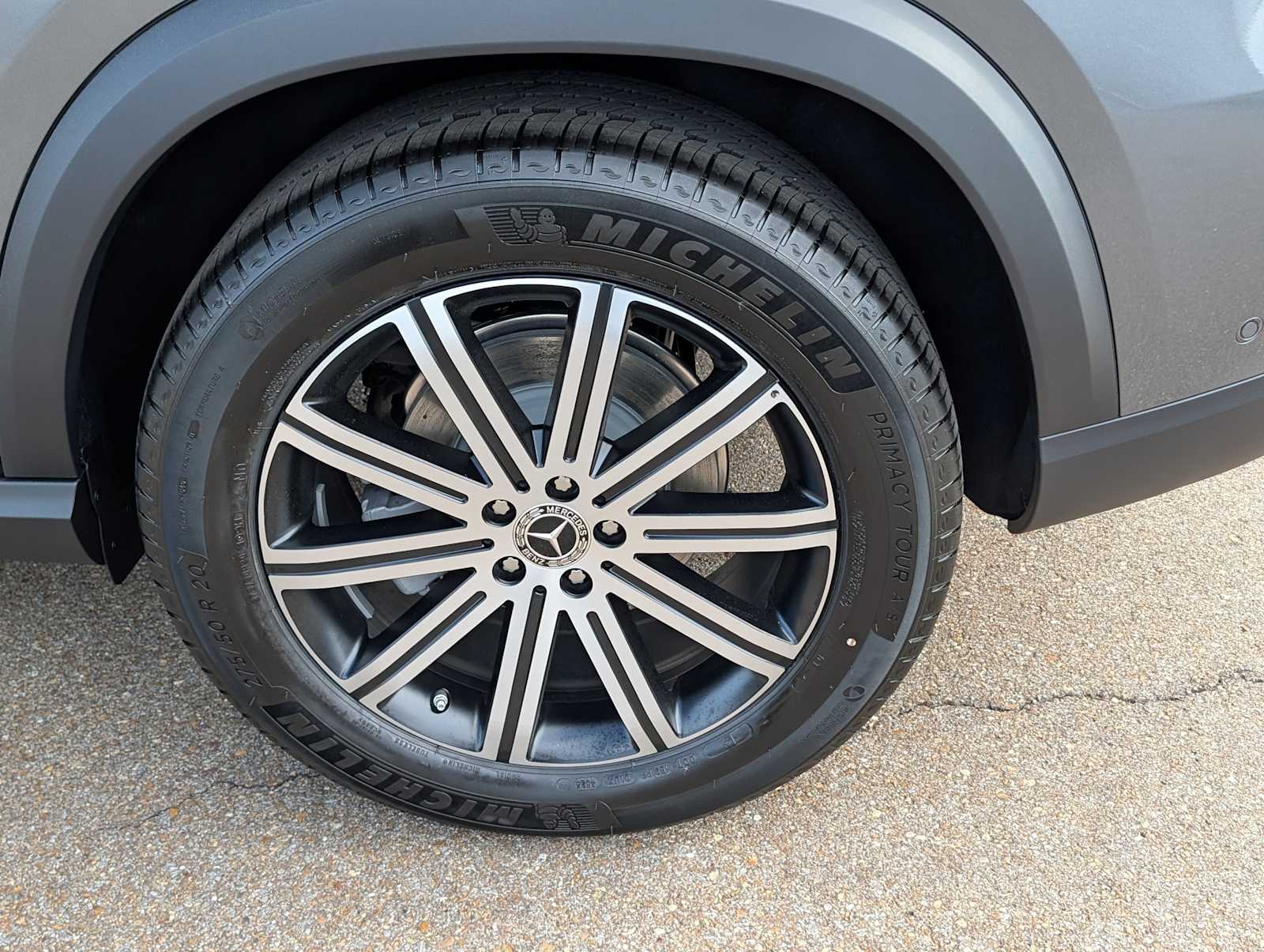 Thumbnail: 2026 Mercedes-Benz GLE - 25