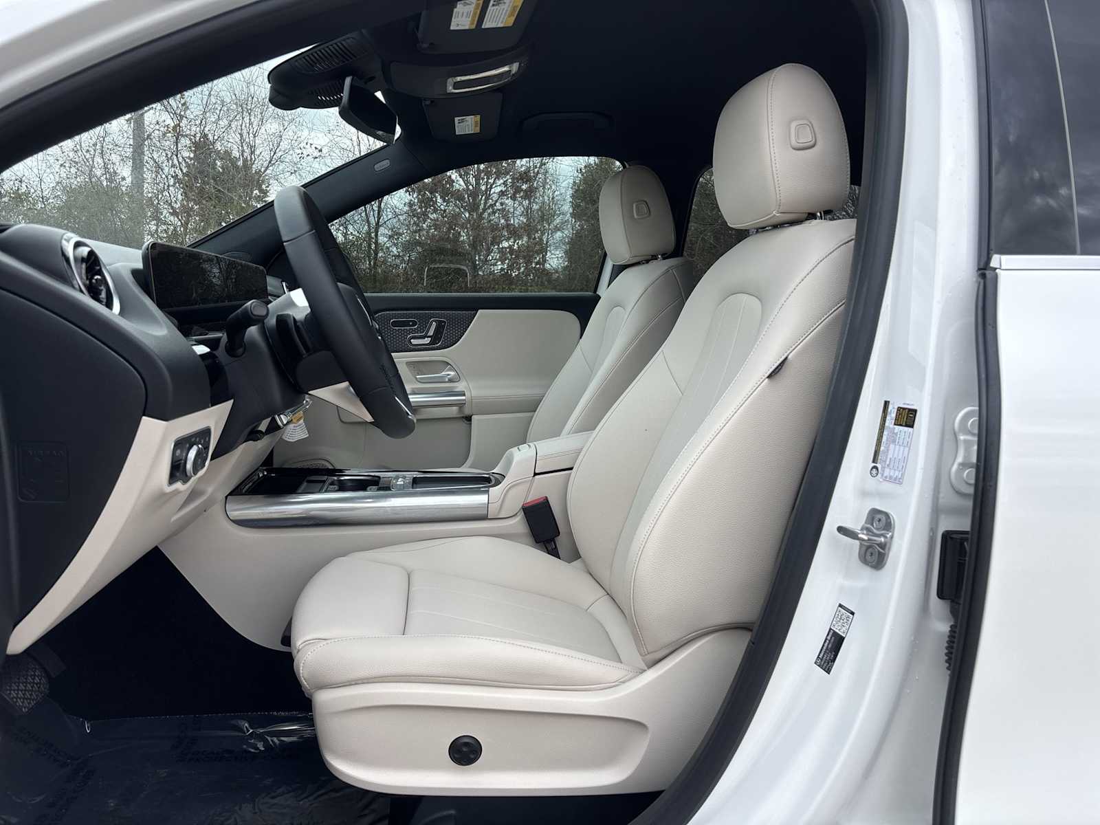 Thumbnail: 2026 Mercedes-Benz GLA - 15