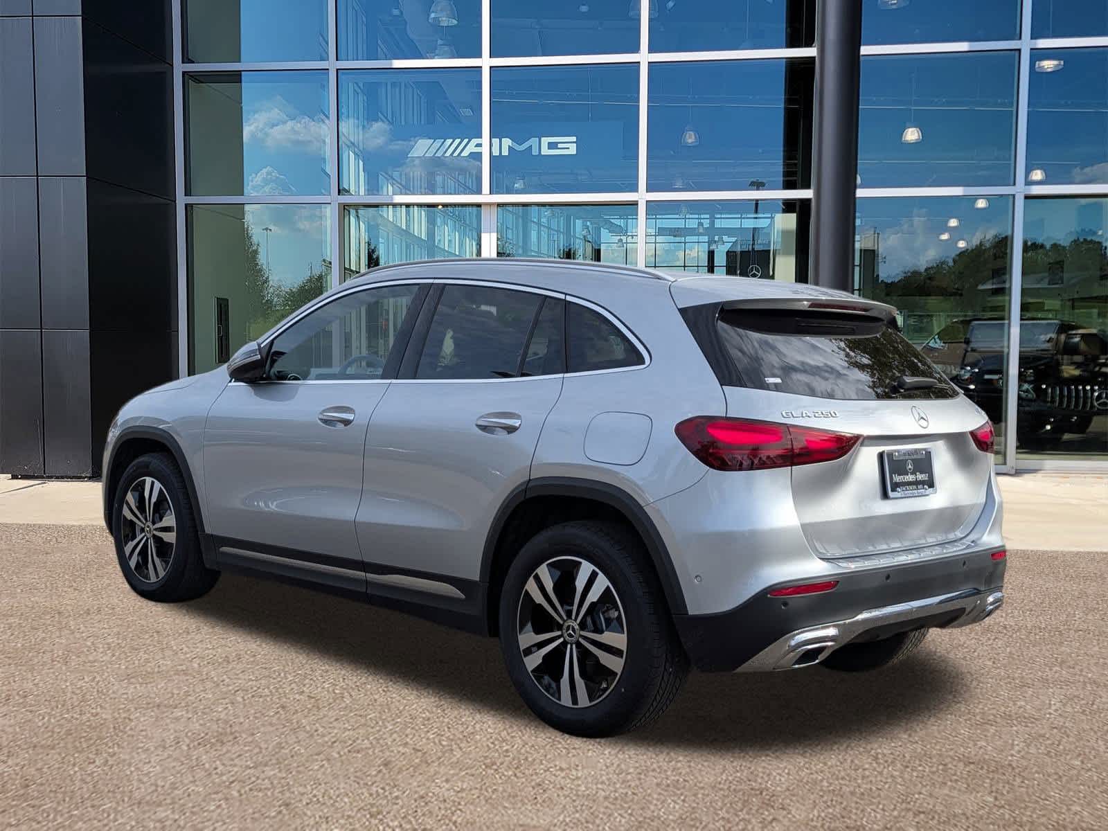 Thumbnail: 2026 Mercedes-Benz GLA - 6