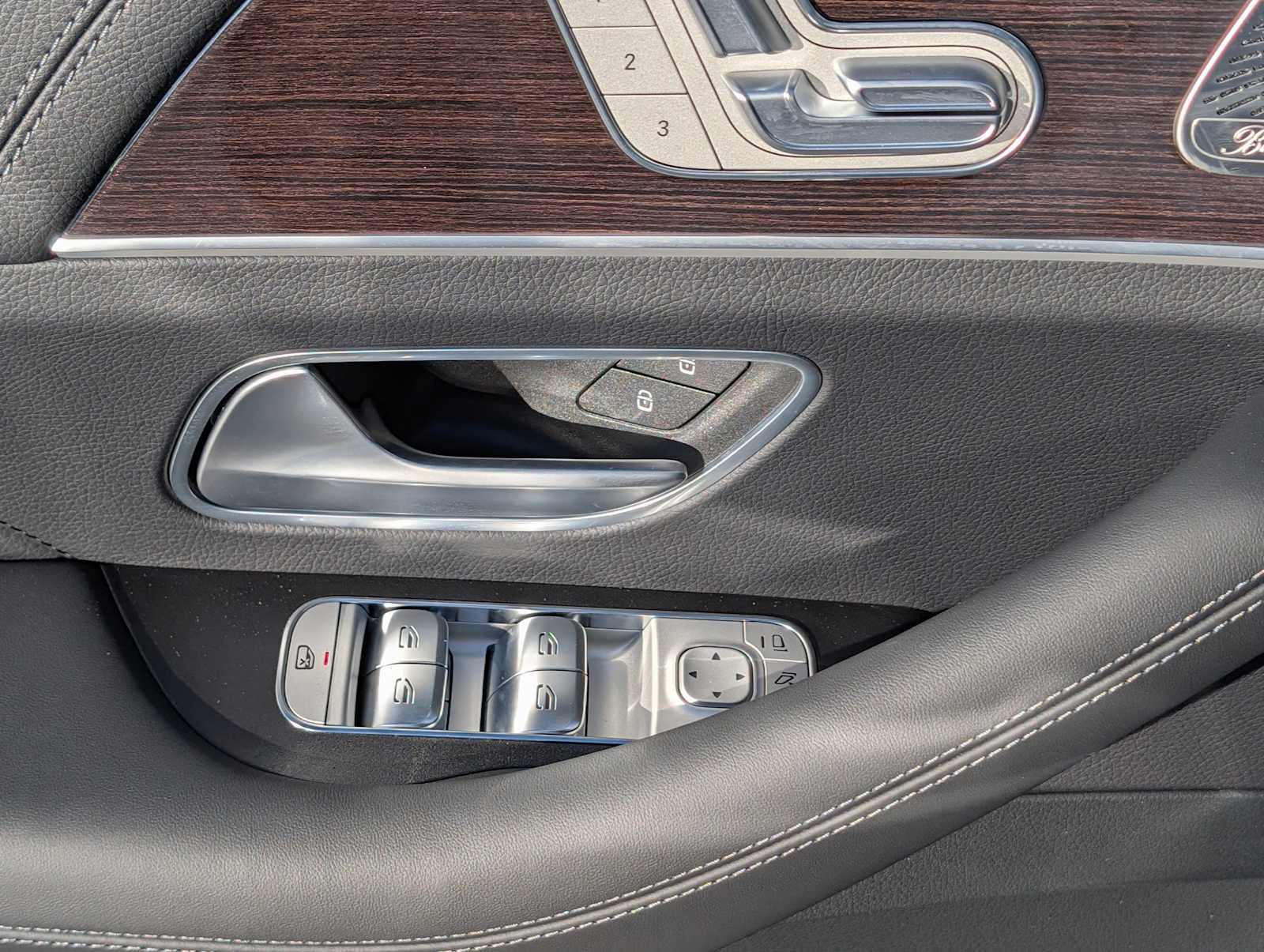 Thumbnail: 2026 Mercedes-Benz GLE - 20