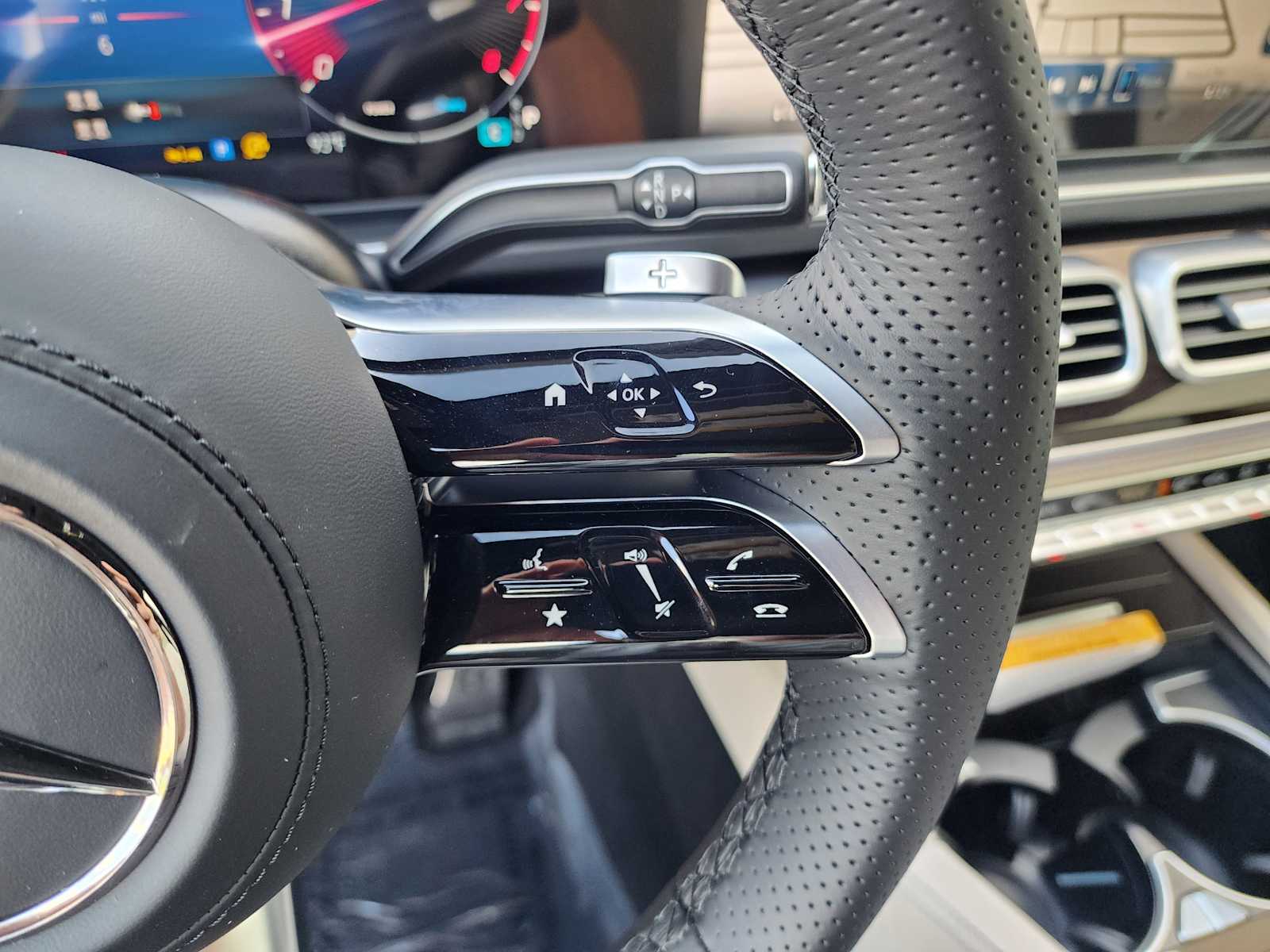 Thumbnail: 2025 Mercedes-Benz GLS - 20