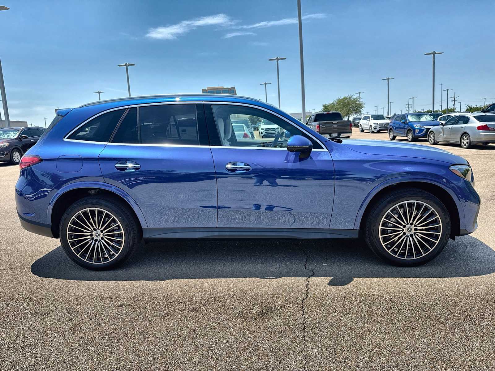 Thumbnail: 2026 Mercedes-Benz GLC - 10